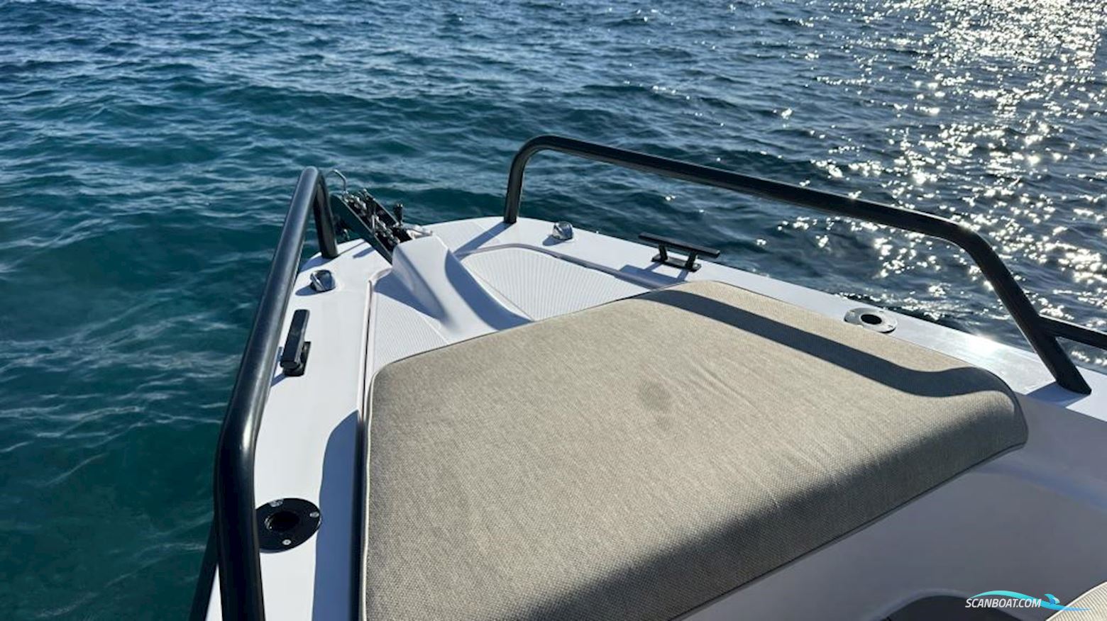 Axopar 37 Sun-Top