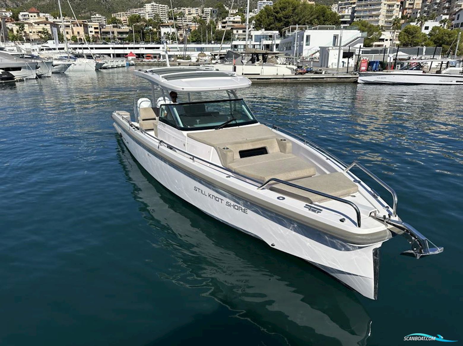AXOPAR 37 Sun-Top