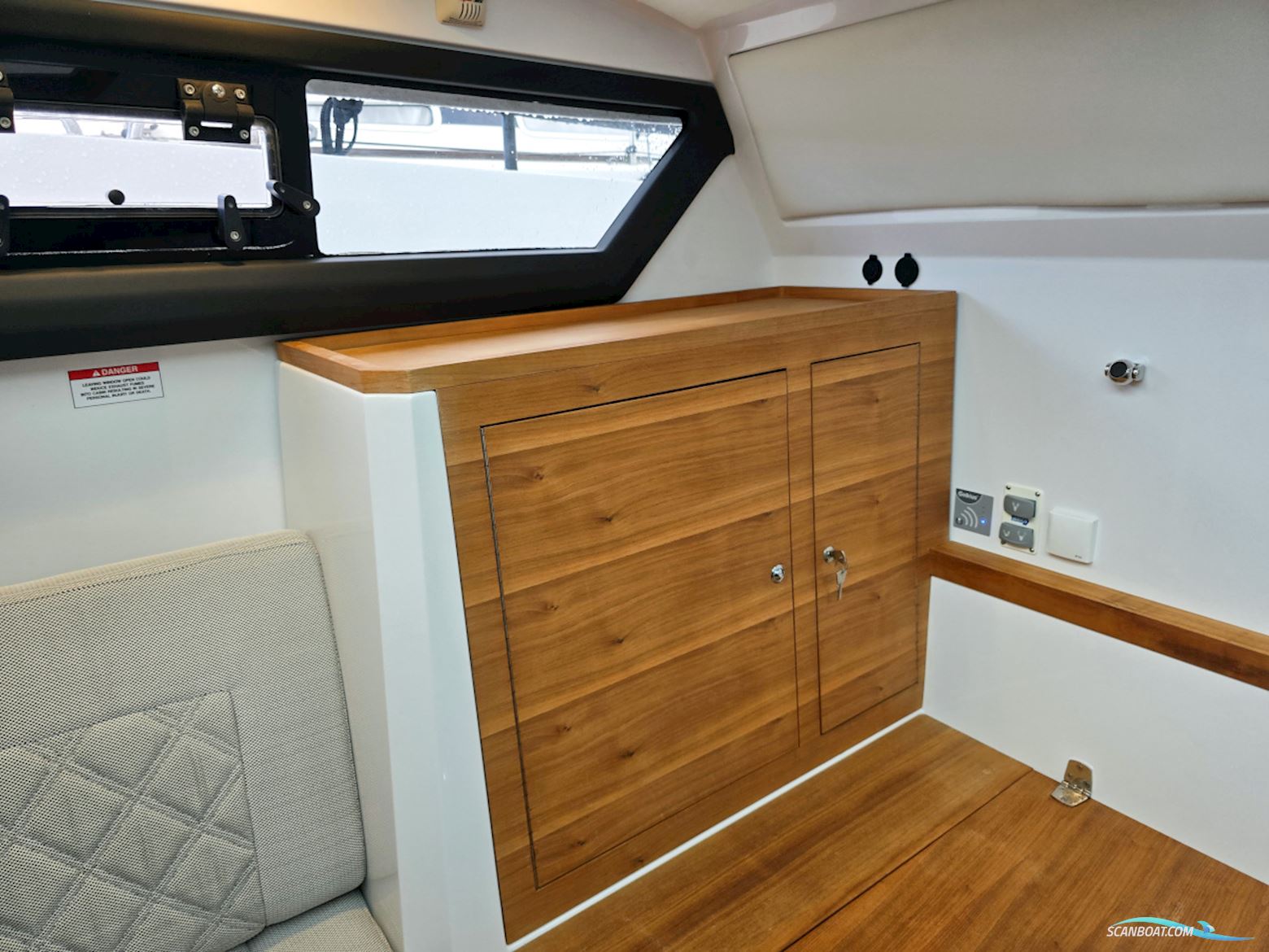 Axopar 37 XC Aft Cabin 2x300hk Mercury Verado XL
