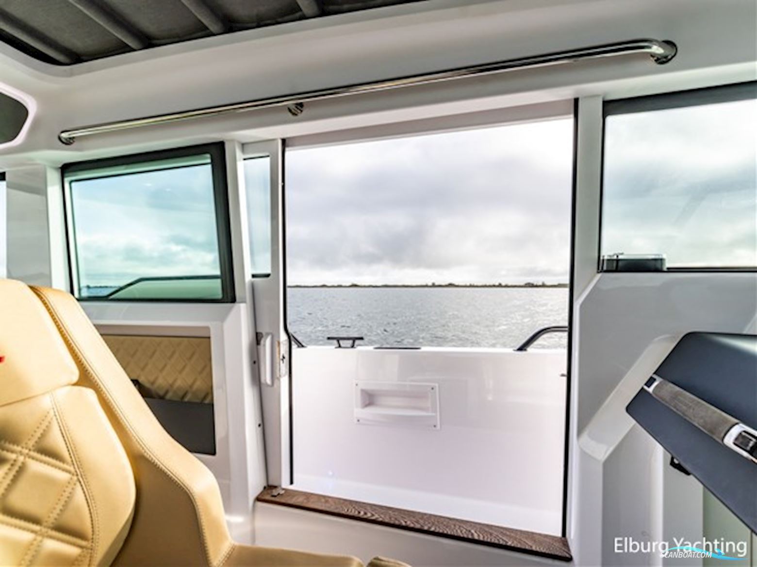 Axopar 37 XC Cross Cabin - Brabus 