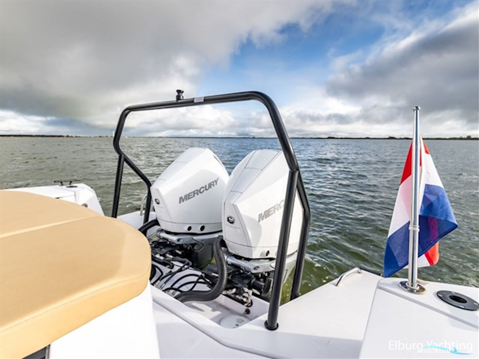 Axopar 37 XC Cross Cabin - Brabus 