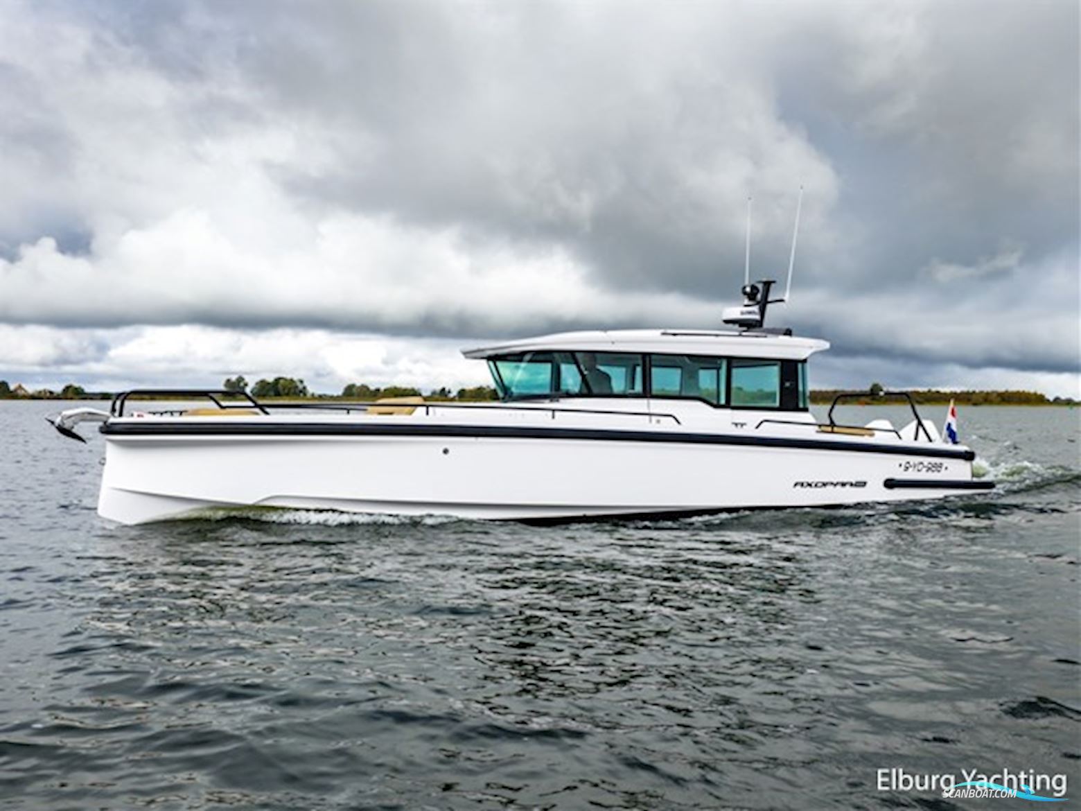 Axopar 37 XC Cross Cabin - Brabus