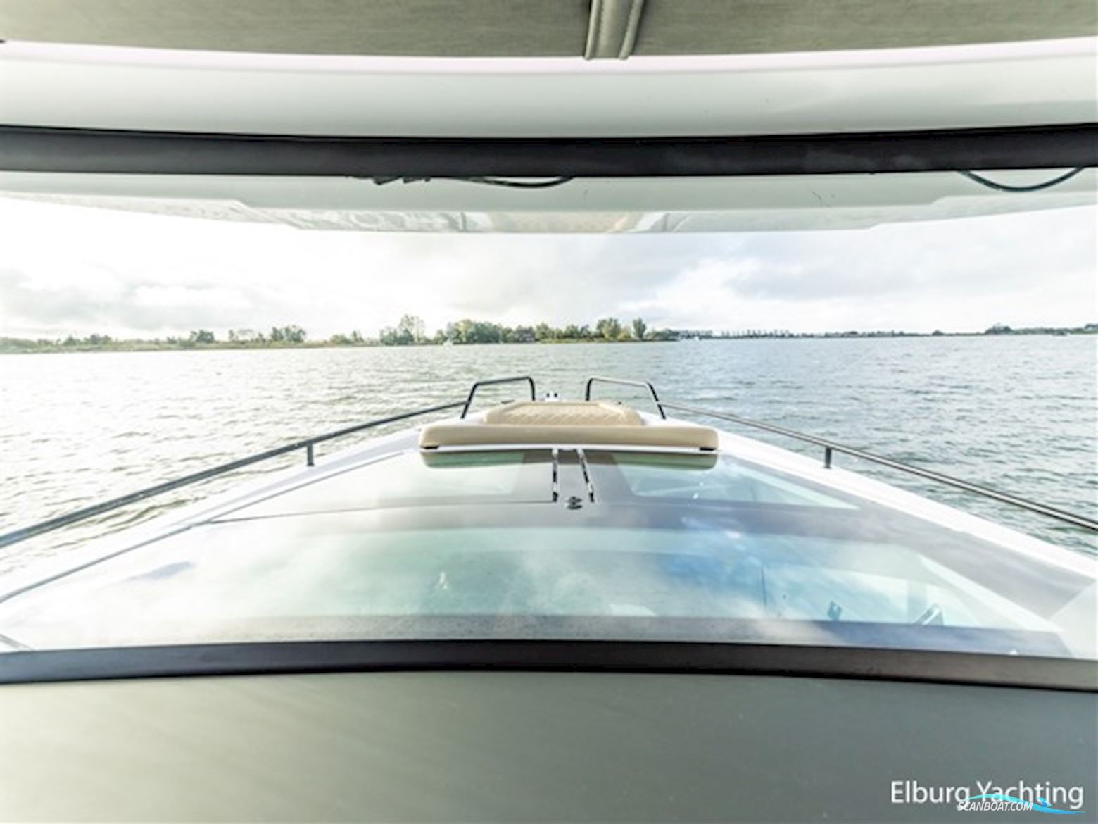 Axopar 37 XC Cross Cabin - Brabus