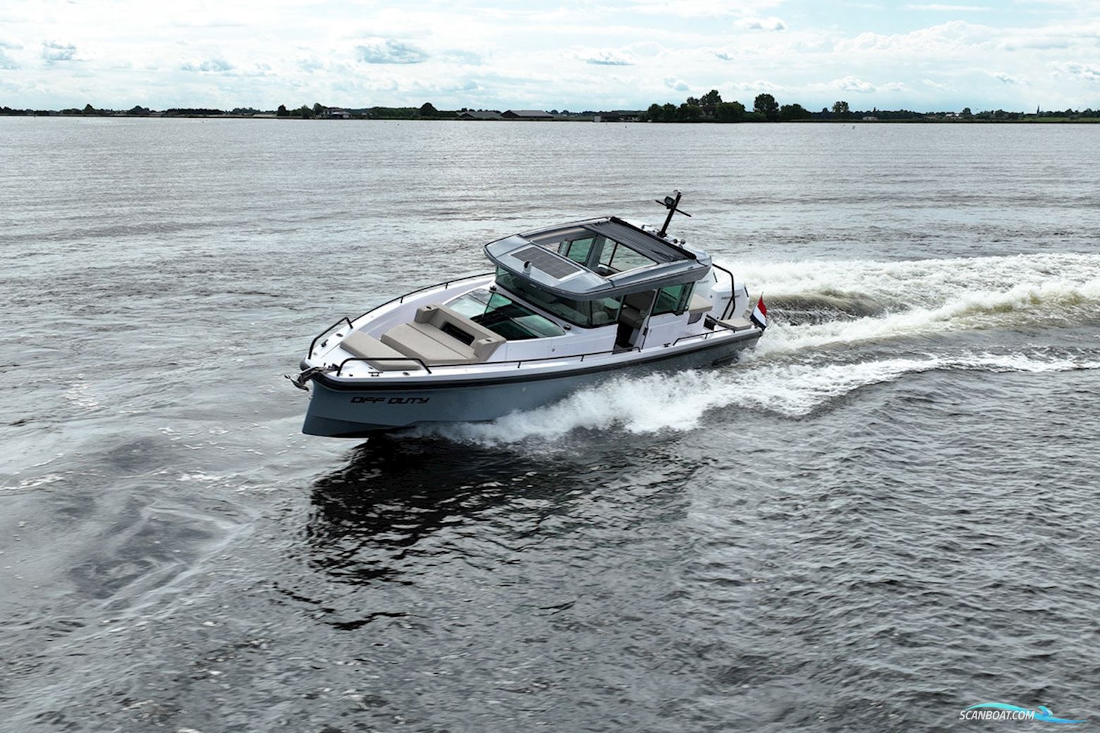 Axopar 37 XC Cross Cabin Mediterrana Edition