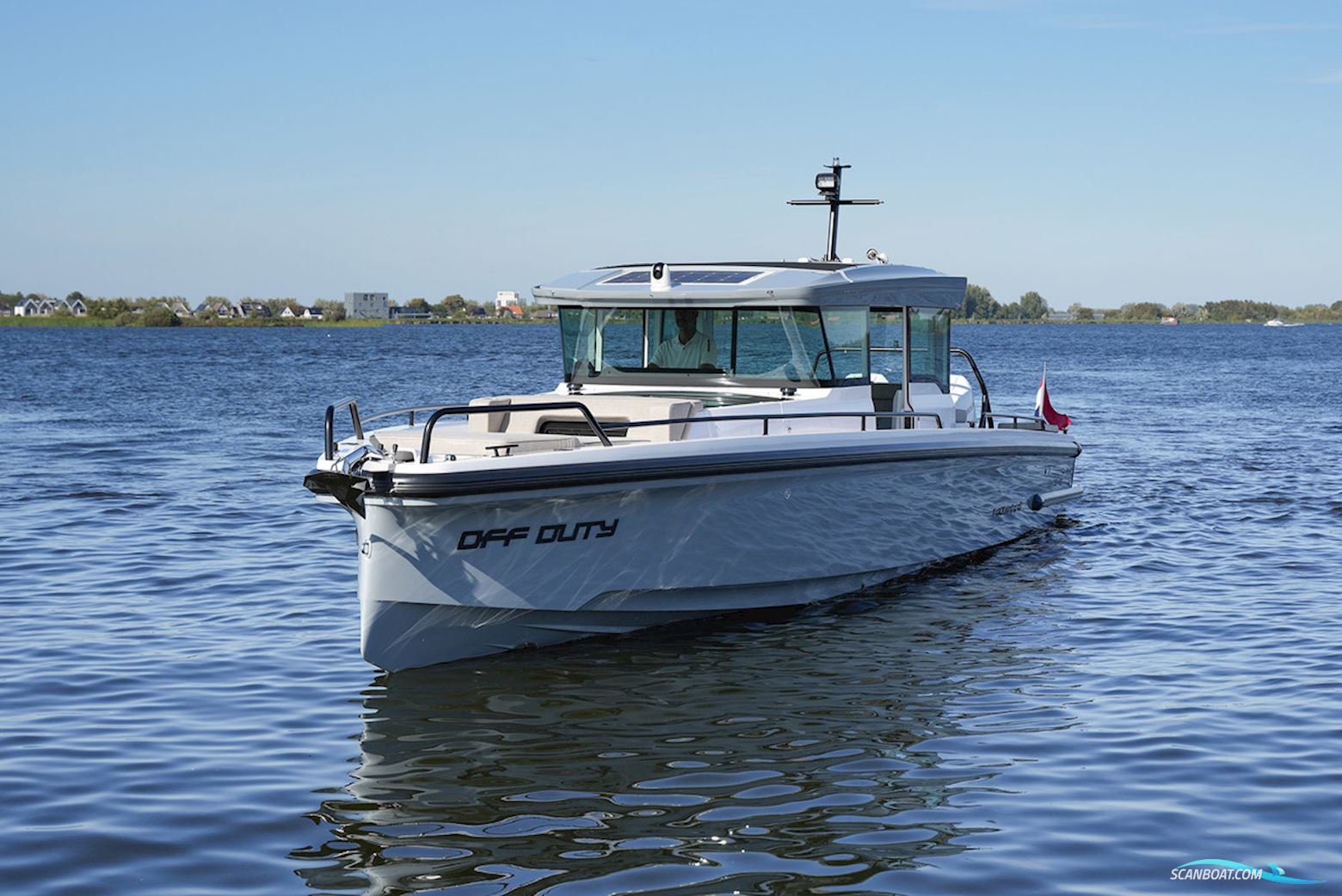 Axopar 37 XC Cross Cabin Mediterrana Edition