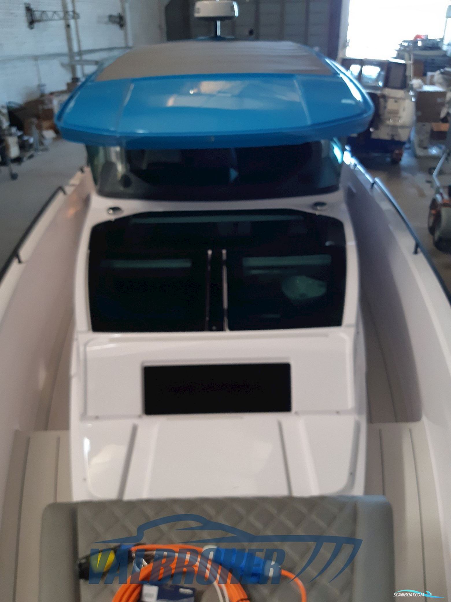 AXOPAR 37 XC Cross Cabin