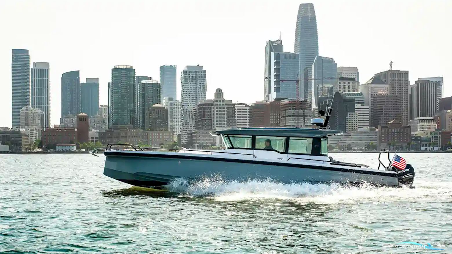 AXOPAR 37 XC Cross Cabin