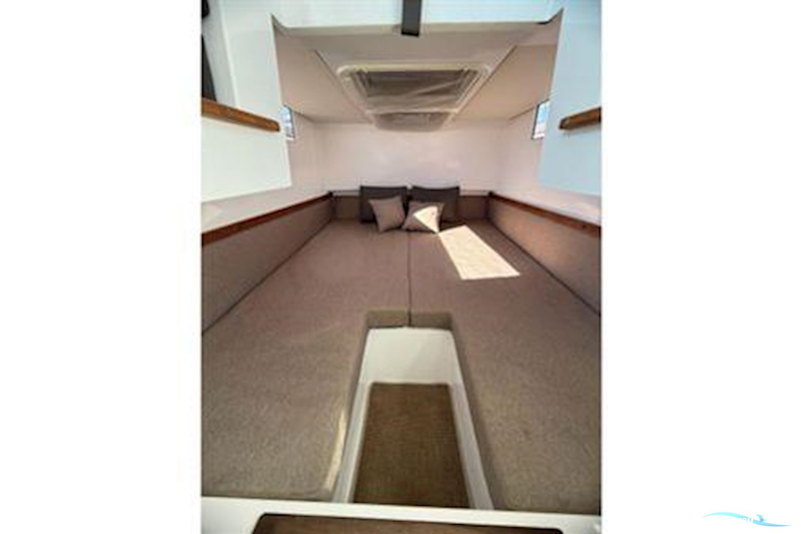 AXOPAR 37 XC Cross Cabin