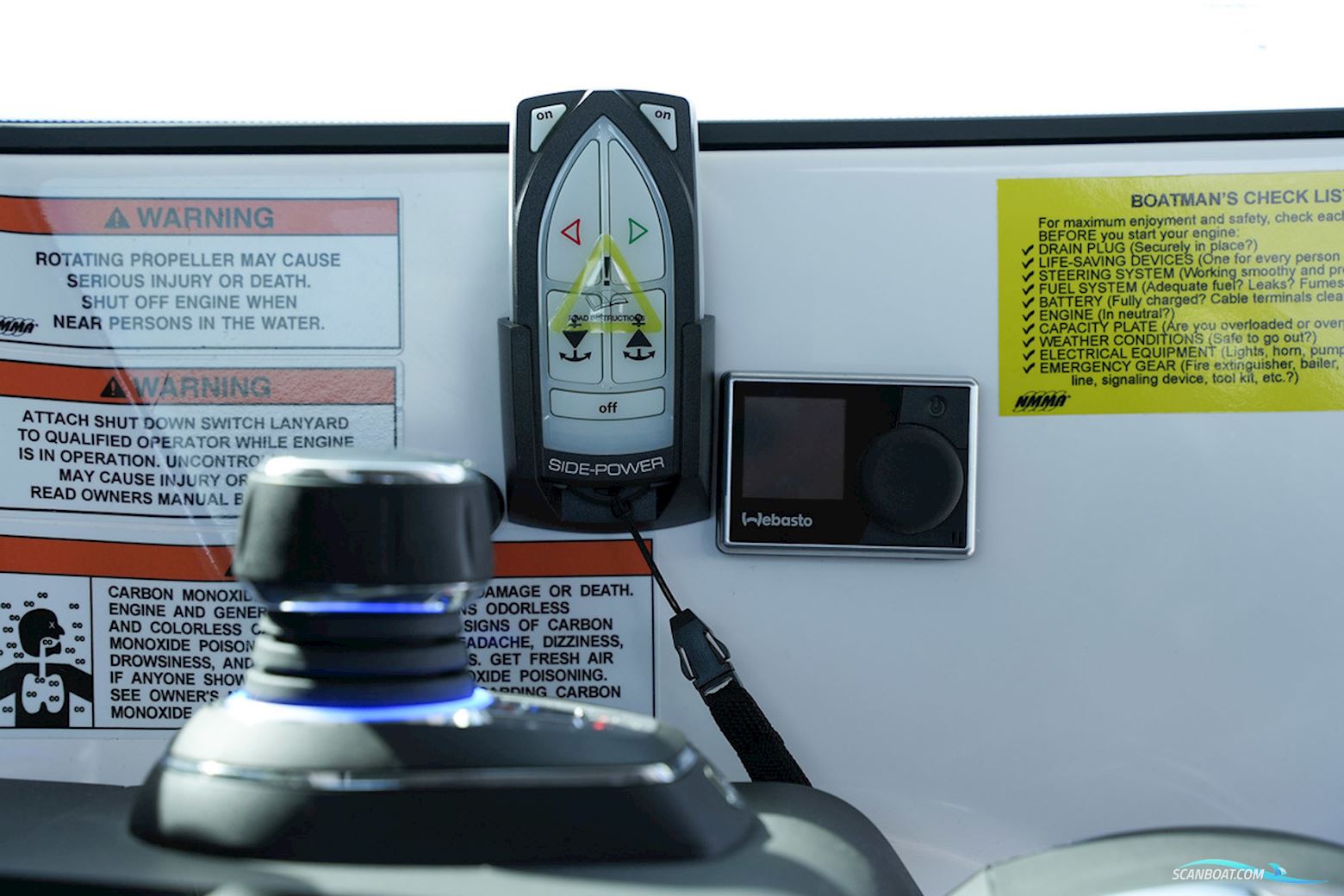 Axopar 37 XC Cross Cabin