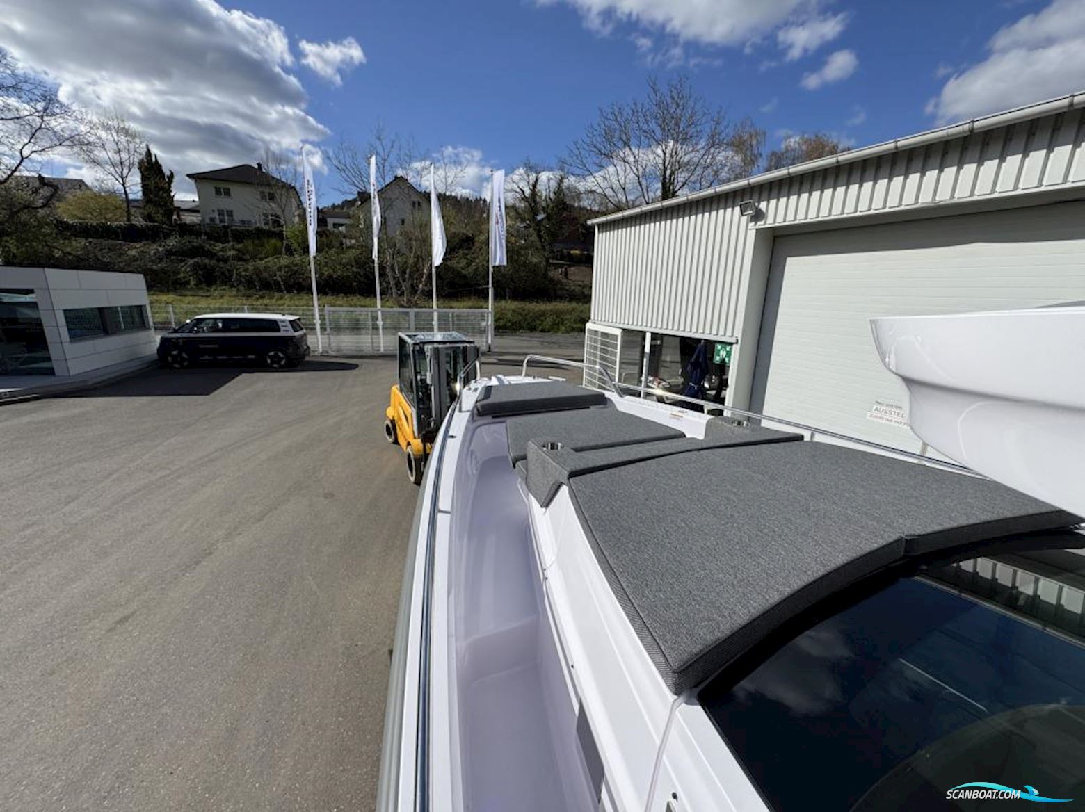 Axopar 37 XC Cross Cabin