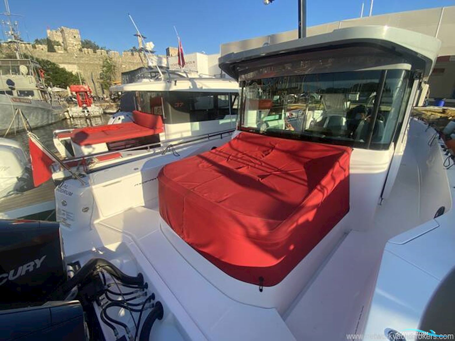 Axopar 37 XC Cross Cabin