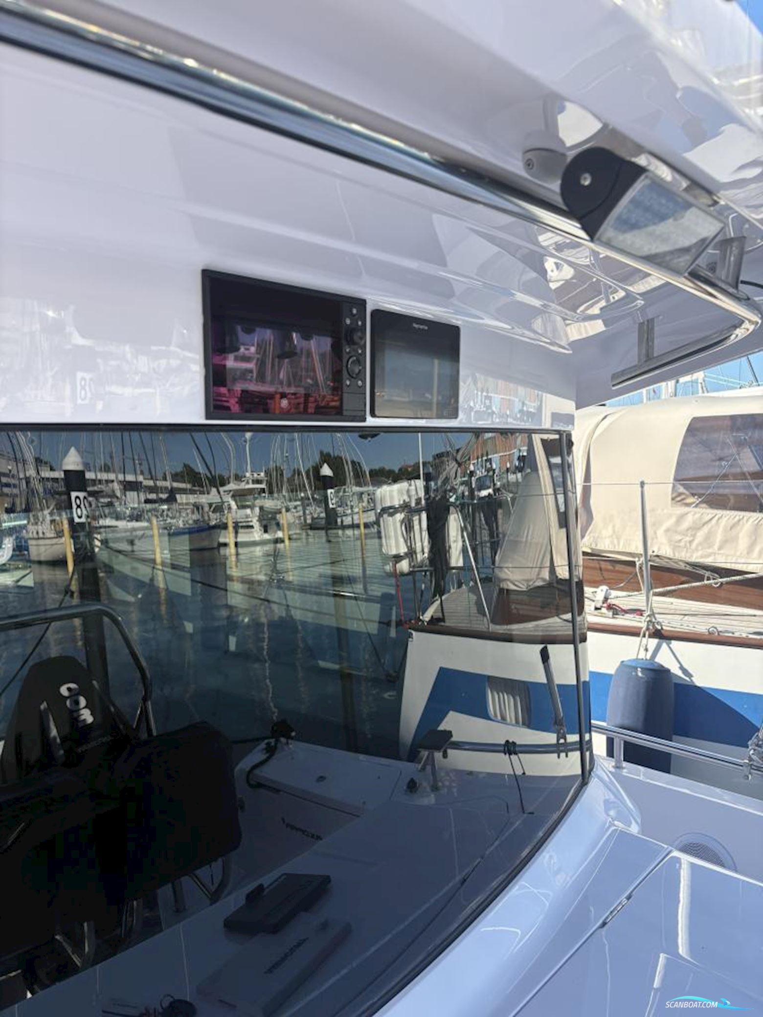 Axopar 37 XC Cross Cabin