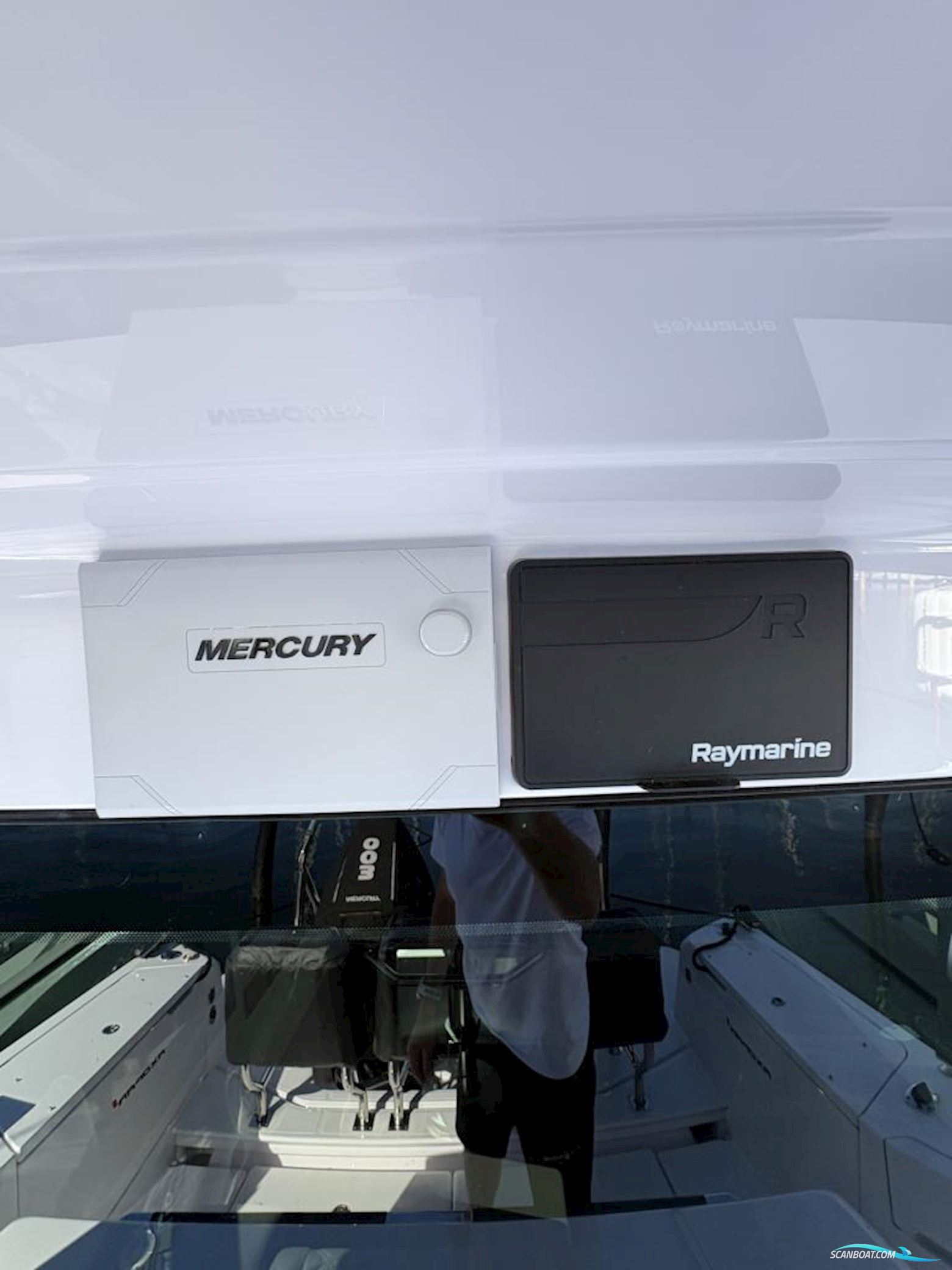 Axopar 37 XC Cross Cabin