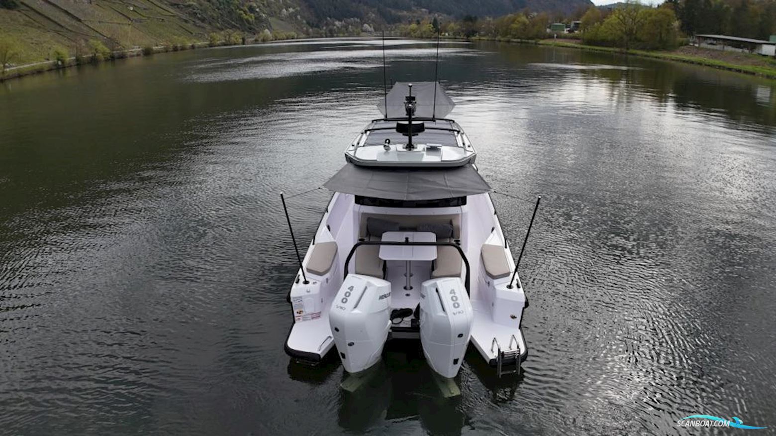 Axopar 37 XC Cross Cabin