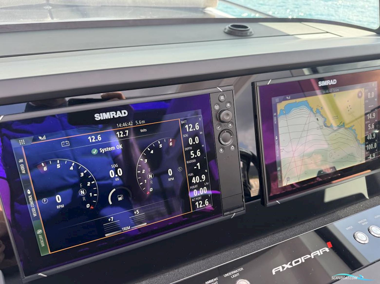 Axopar 37 XC Cross Cabin