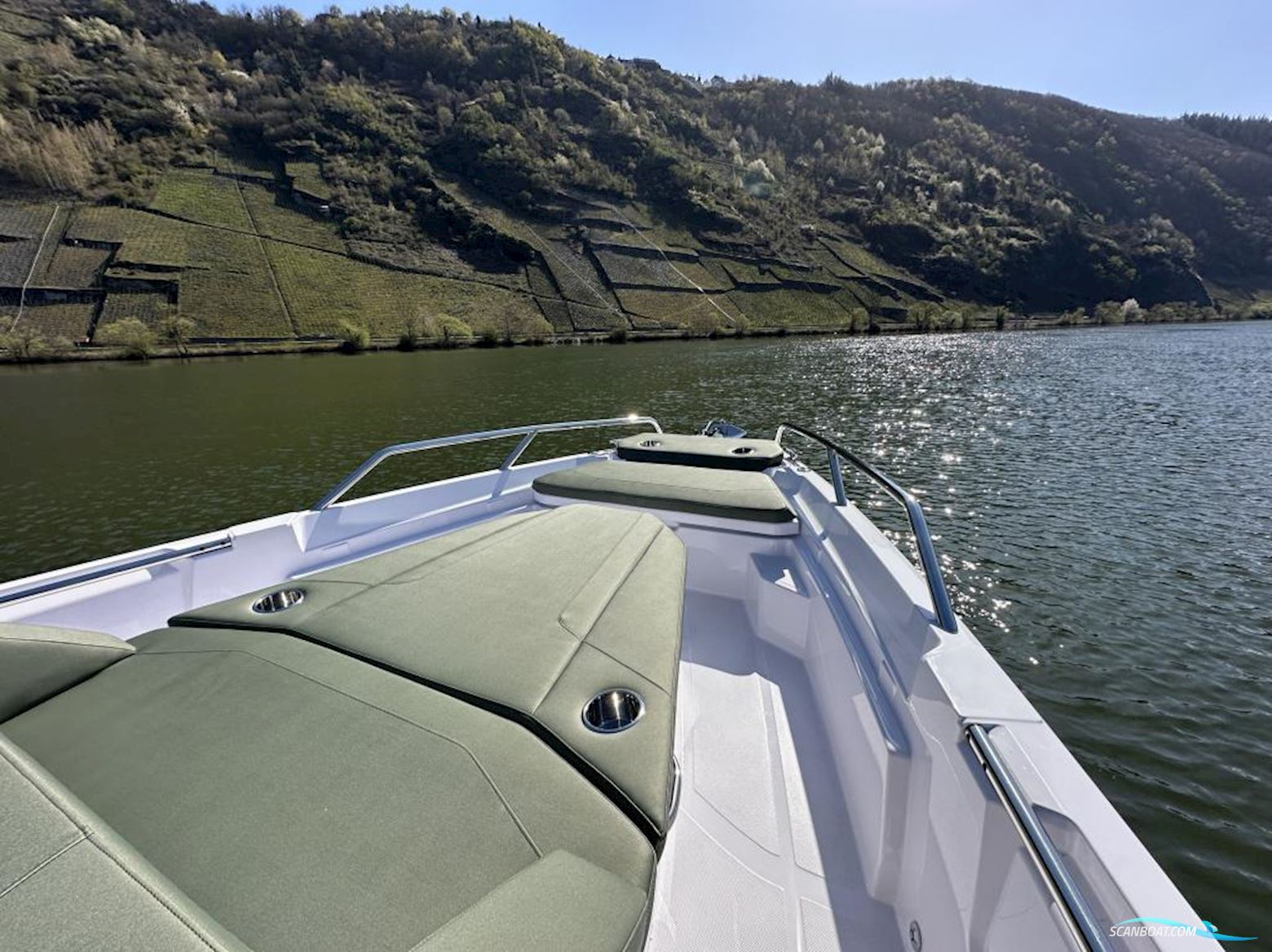 Axopar 38 Cross Cabin