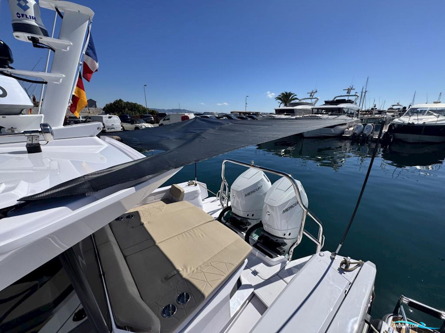 AXOPAR 38 XC Cross Cabin