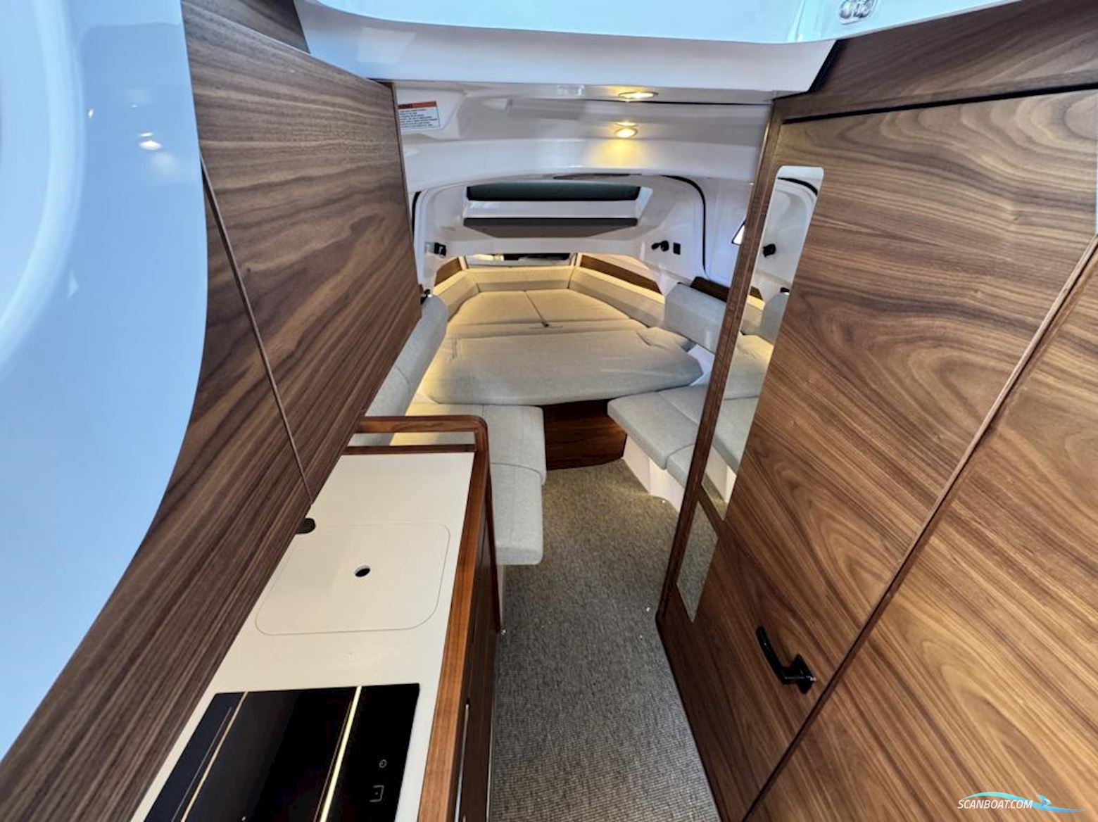 AXOPAR 38 XC Cross Cabin