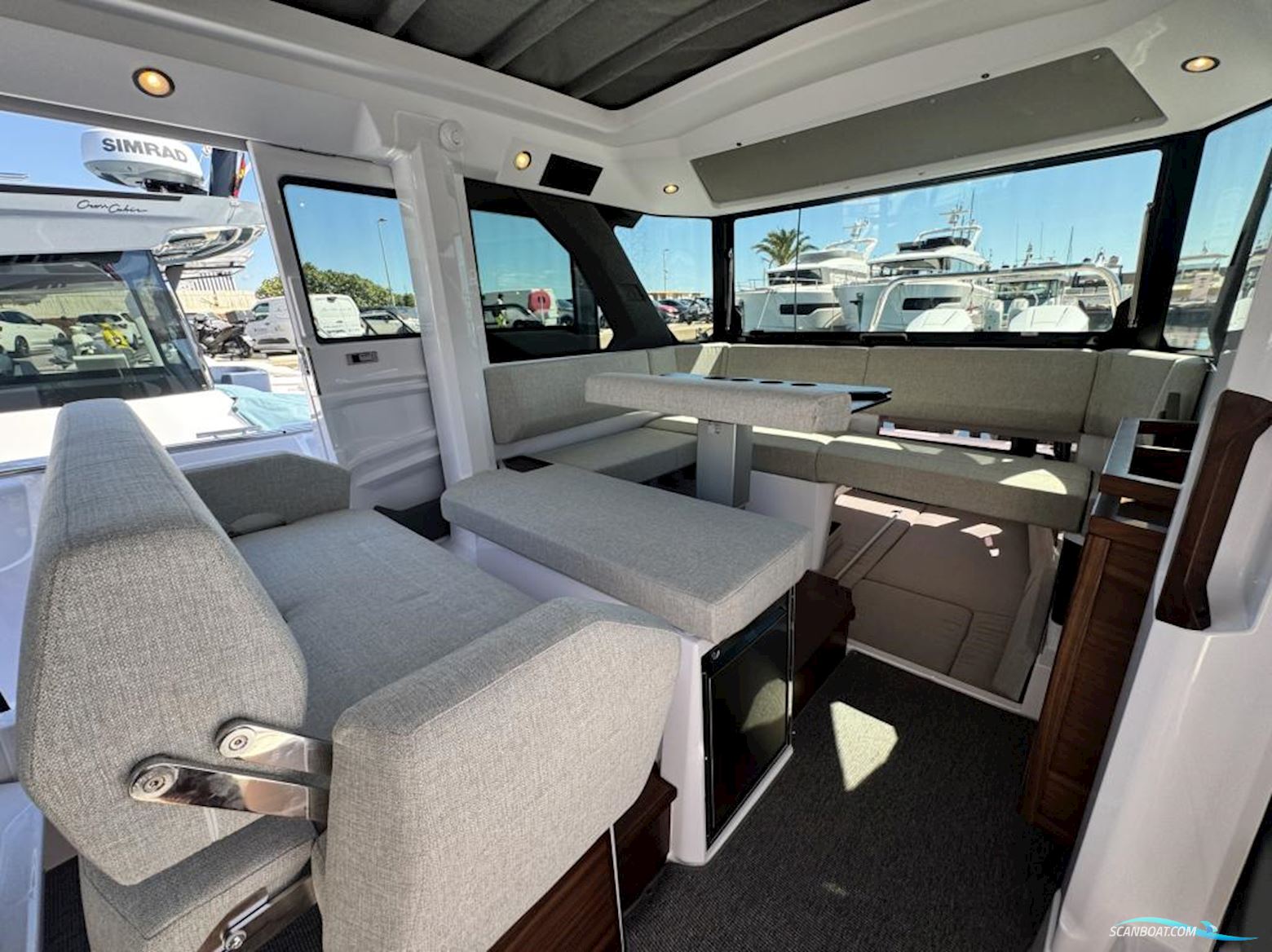 AXOPAR 38 XC Cross Cabin
