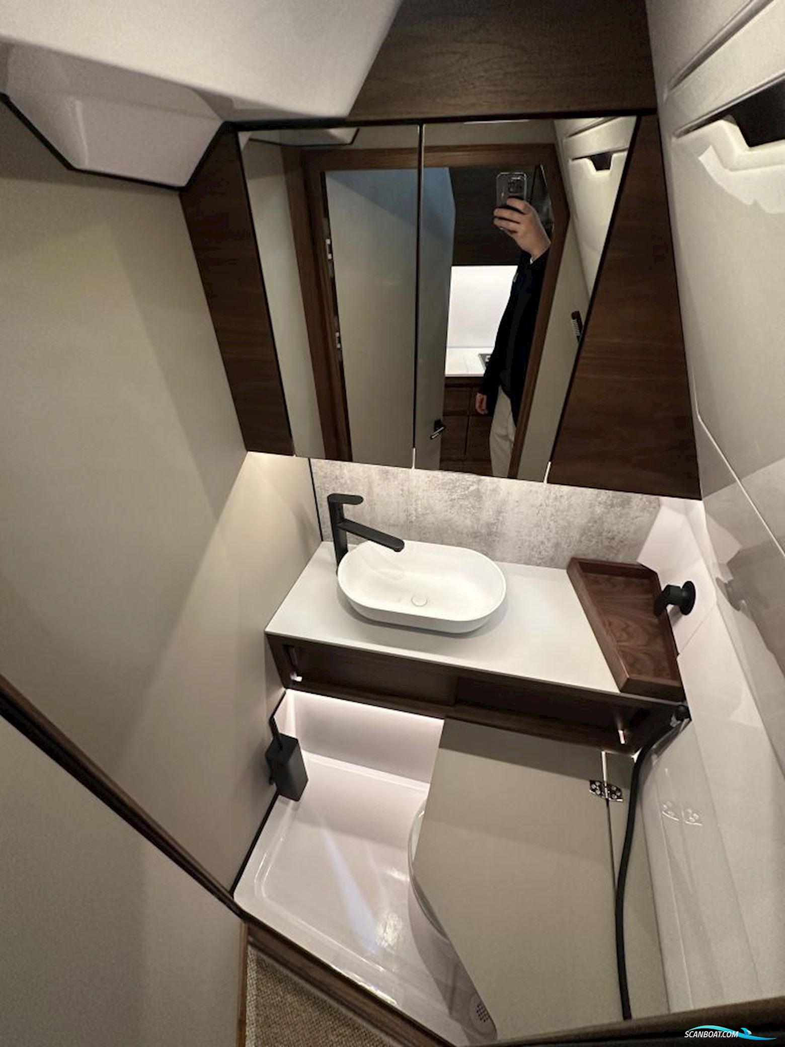 Axopar 38 XC Cross Cabin