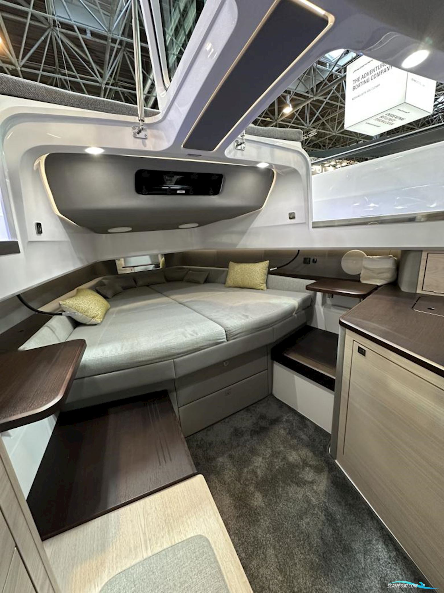 Axopar 45 Cross Cabin - Reserviert