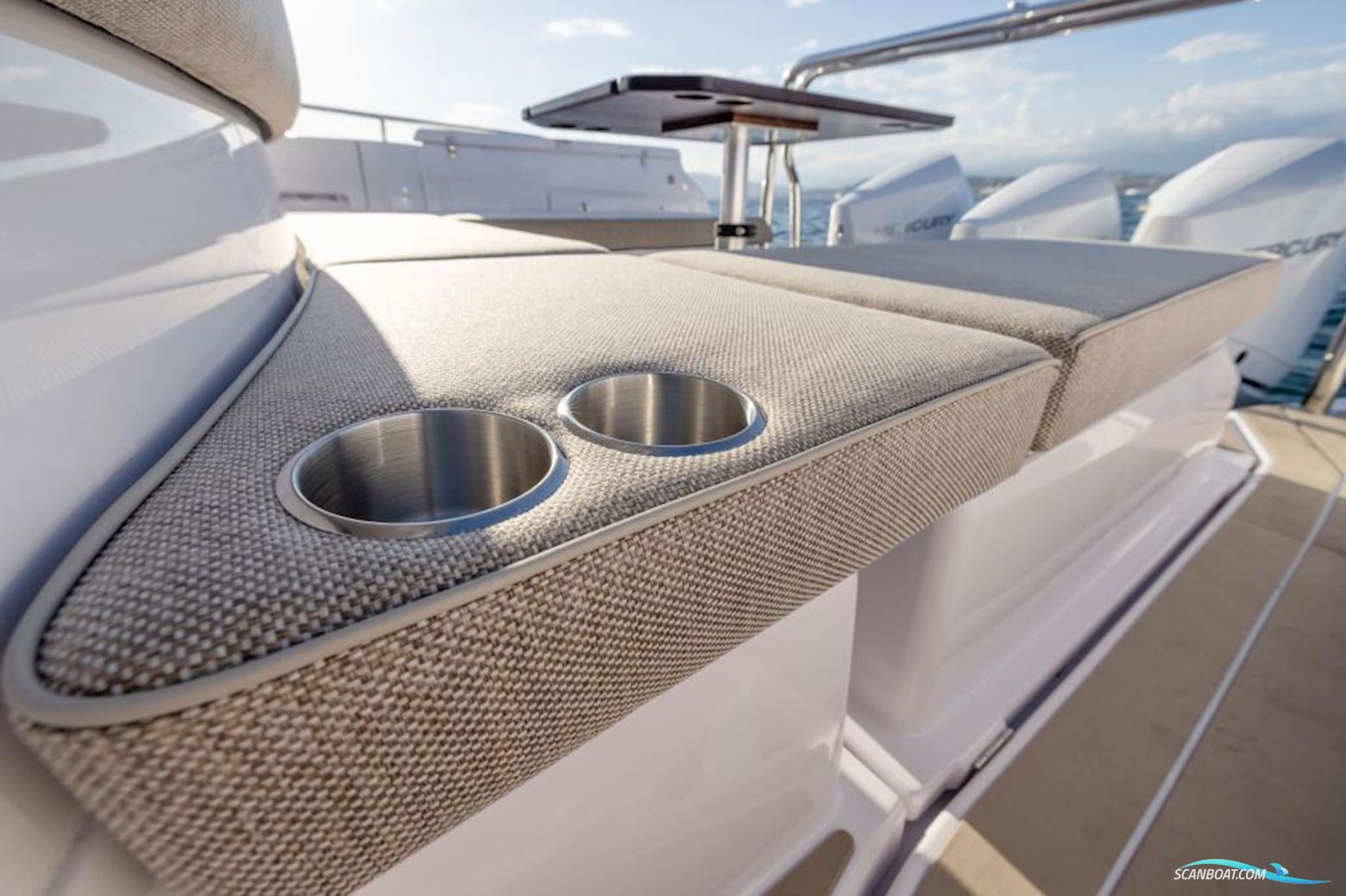 AXOPAR 45 Cross Cabin