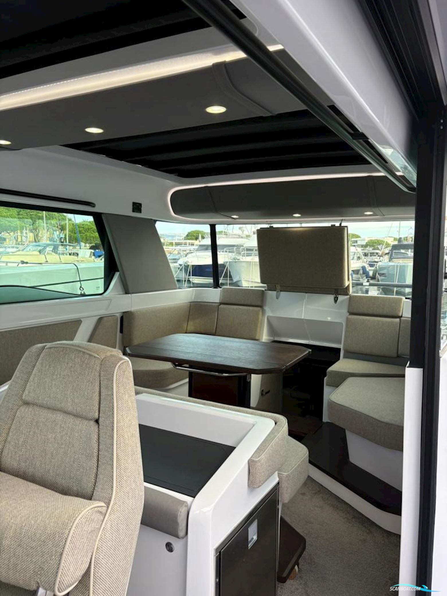 Axopar 45 Cross Cabin