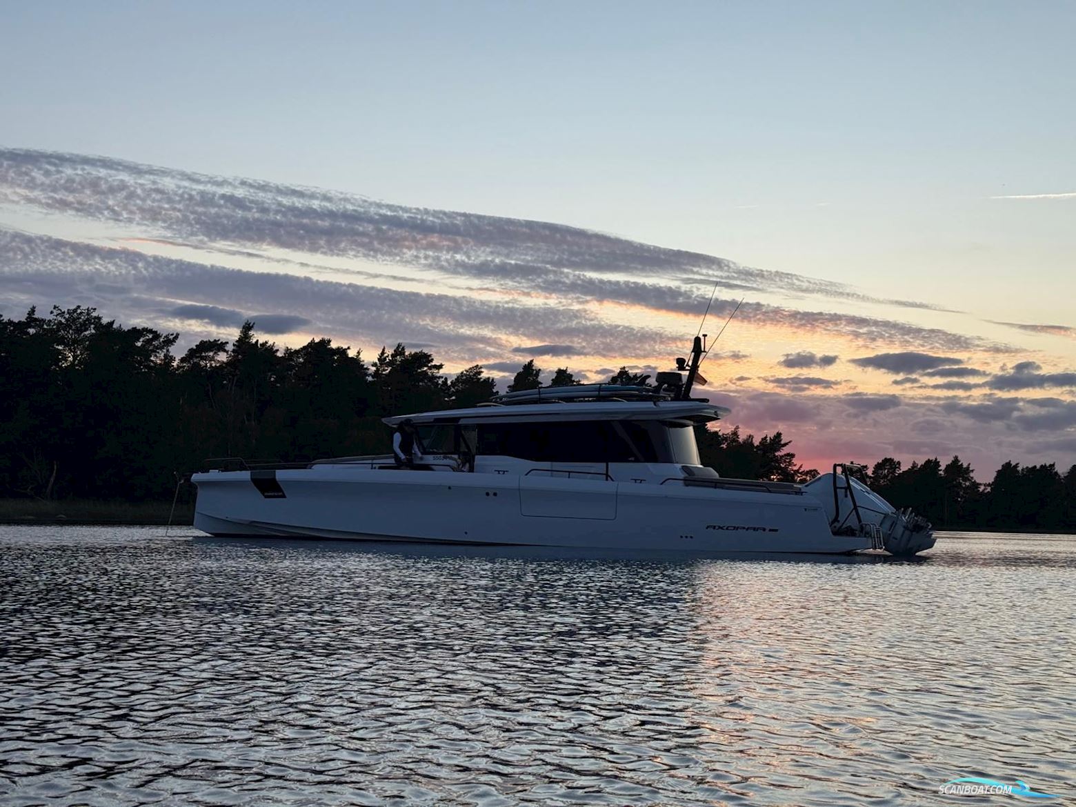 AXOPAR 45 Cross Cabin