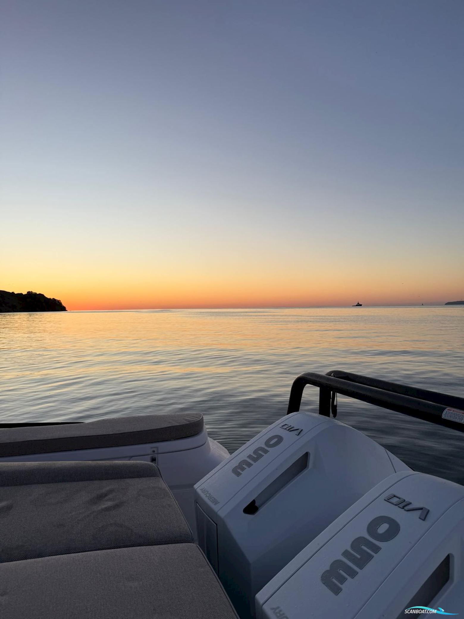 AXOPAR 45 Cross Cabin