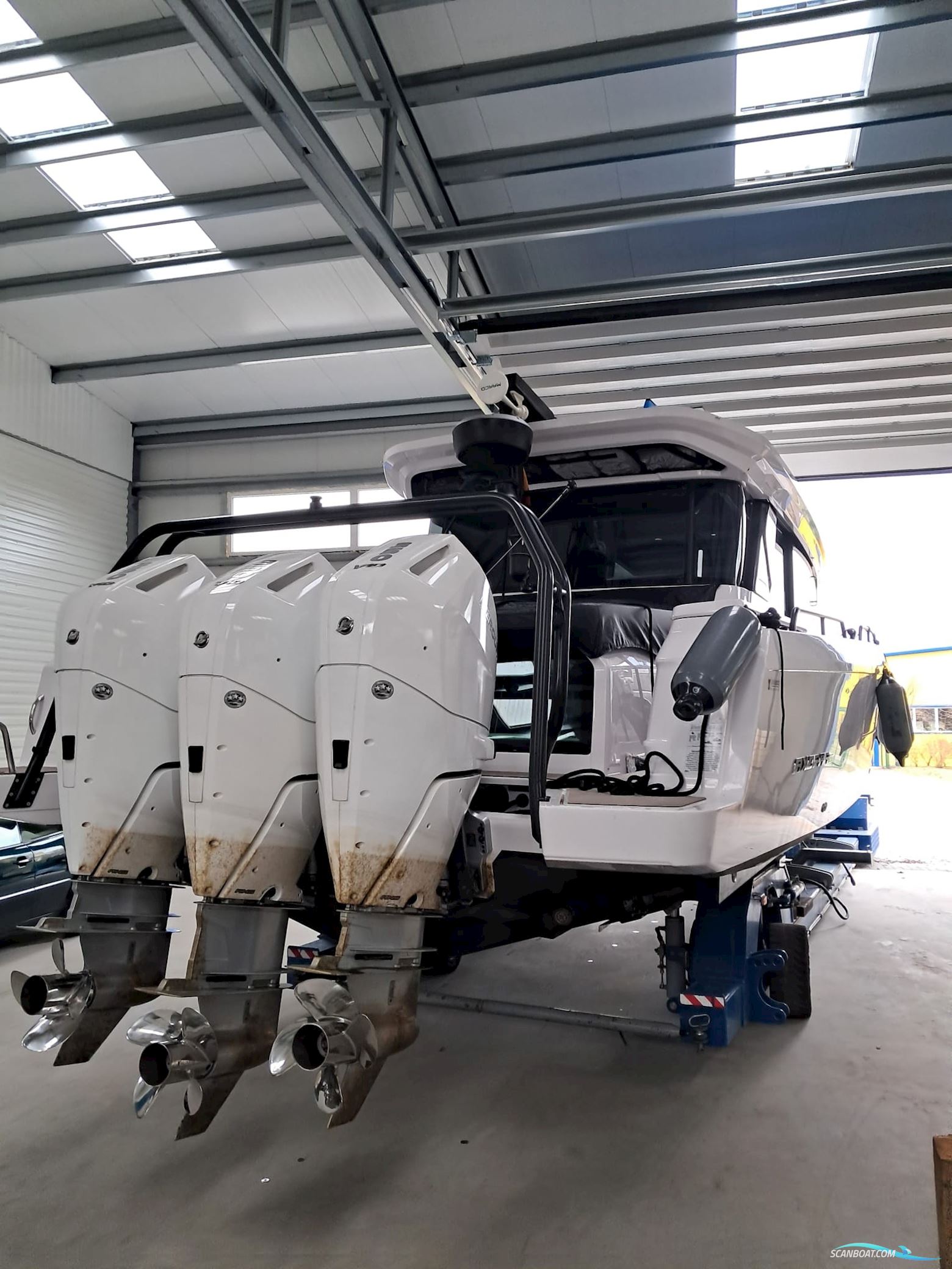 AXOPAR 45 Cross Cabin