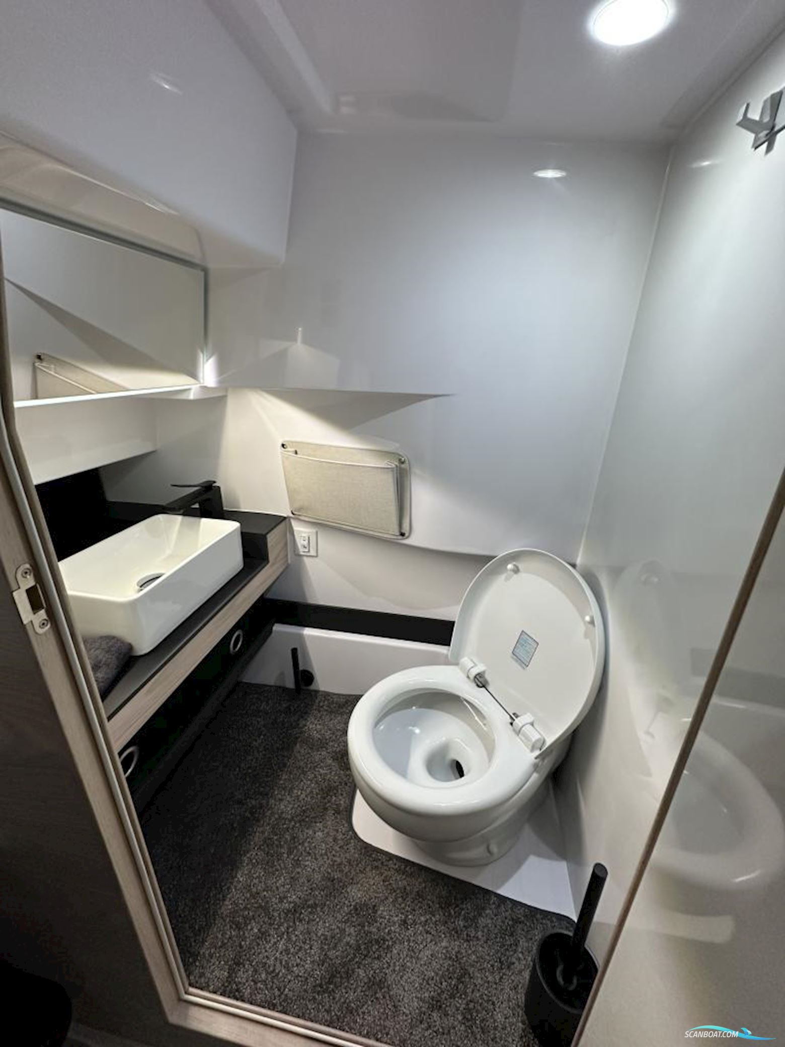 Axopar 45 Cross Cabin