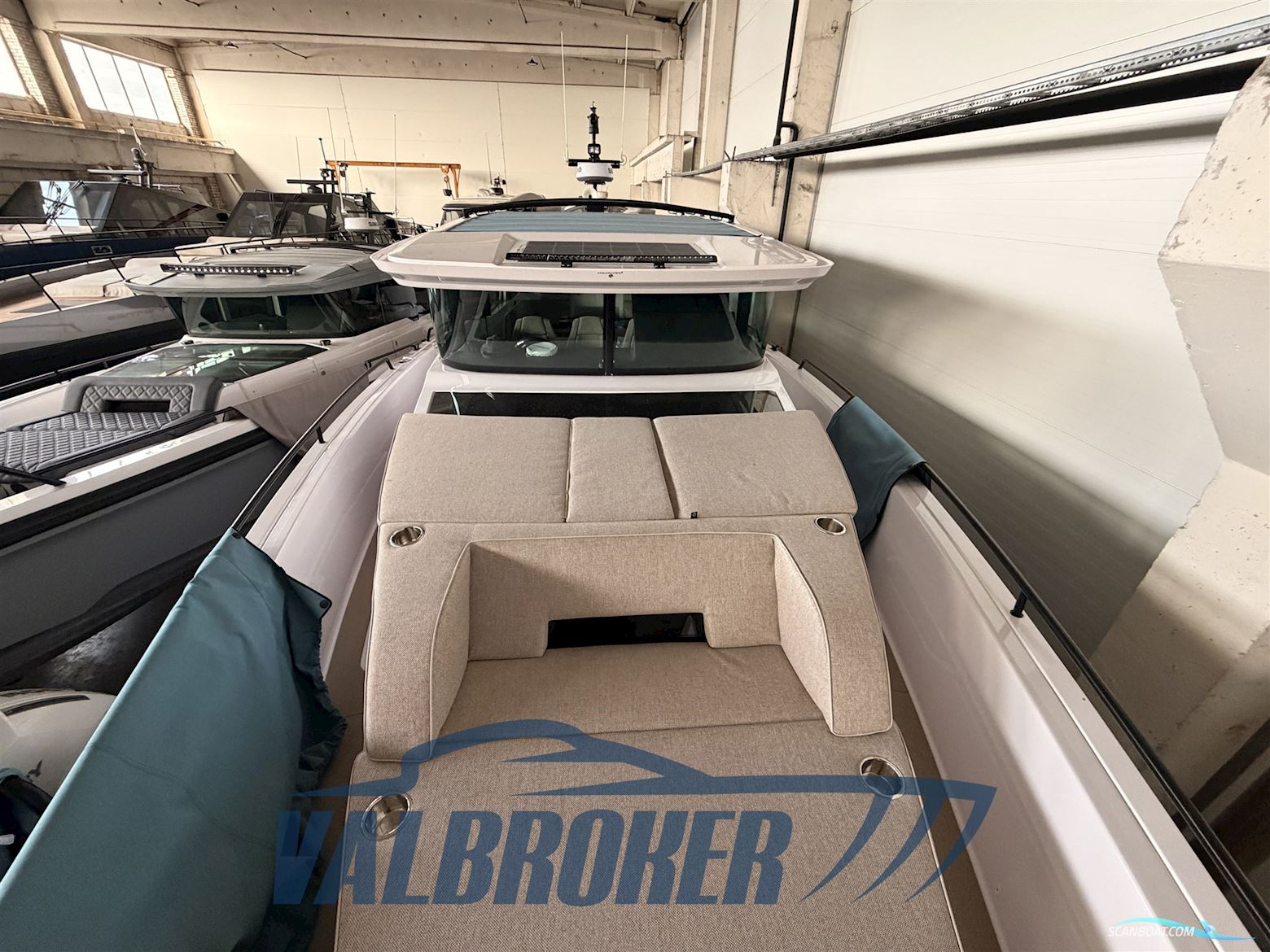 Axopar 45 Cross Cabin