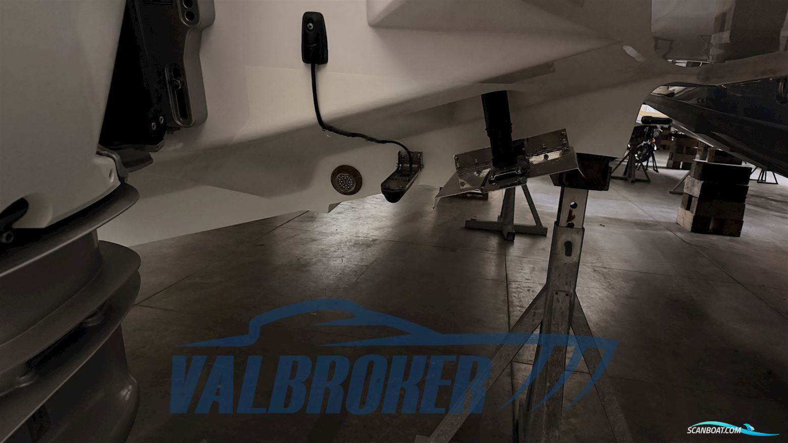 Axopar 45 Cross Cabin