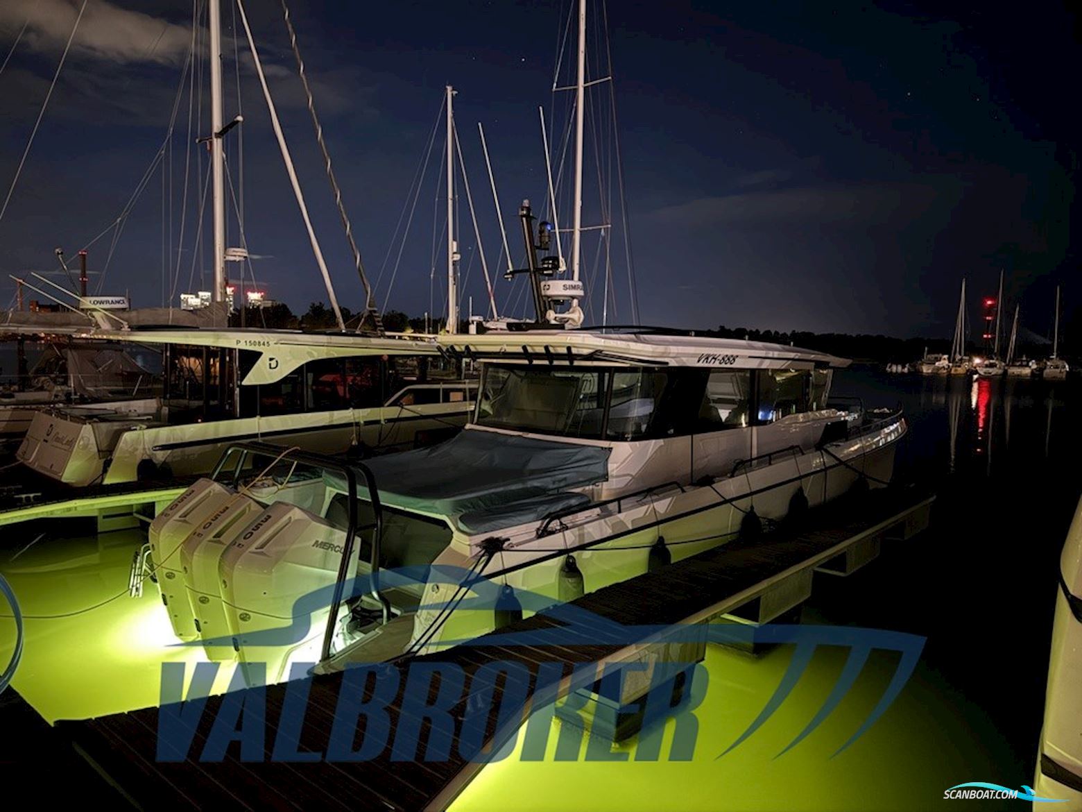 Axopar 45 Cross Cabin