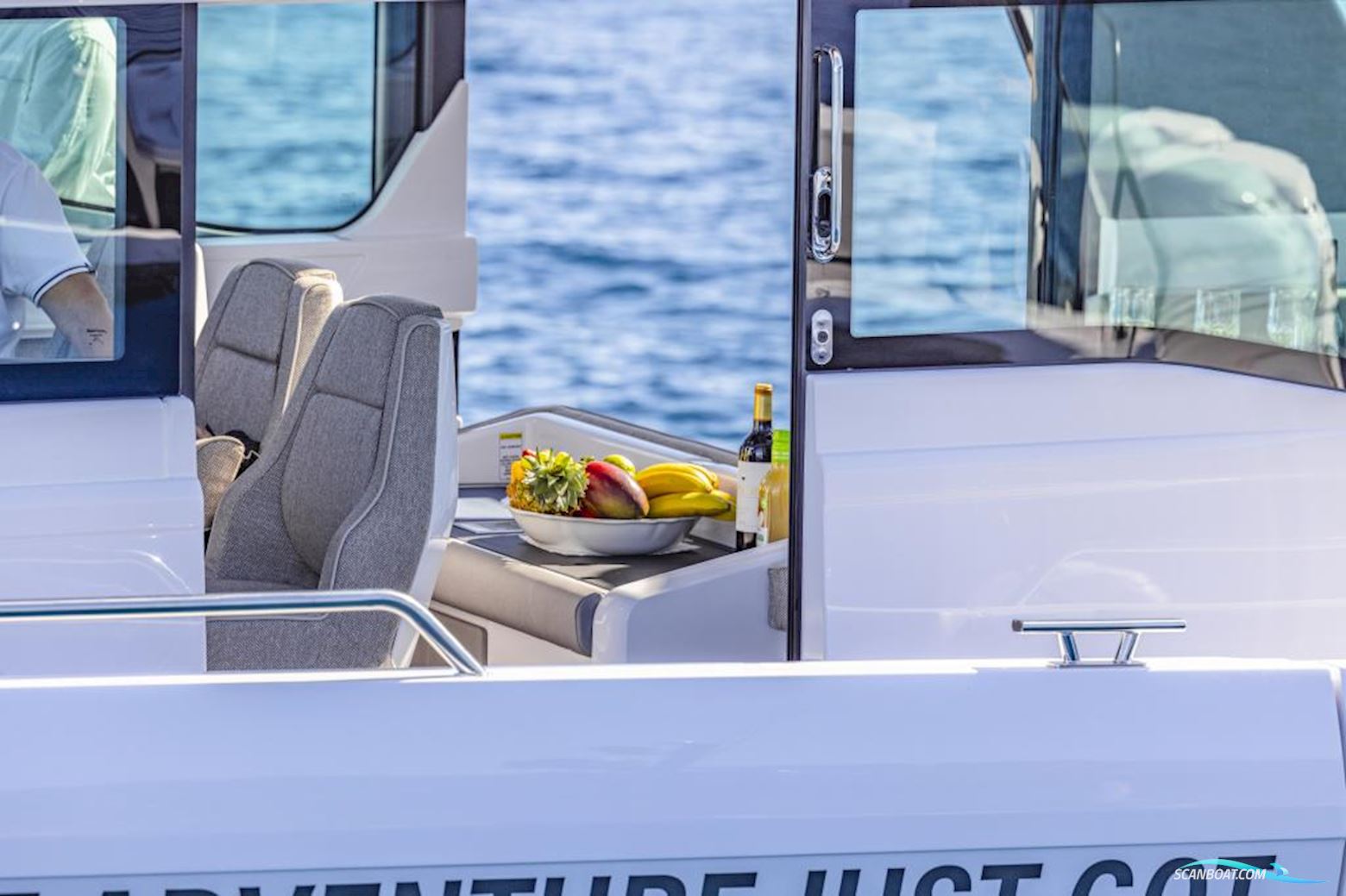 Axopar 45 XC Cross Cabin