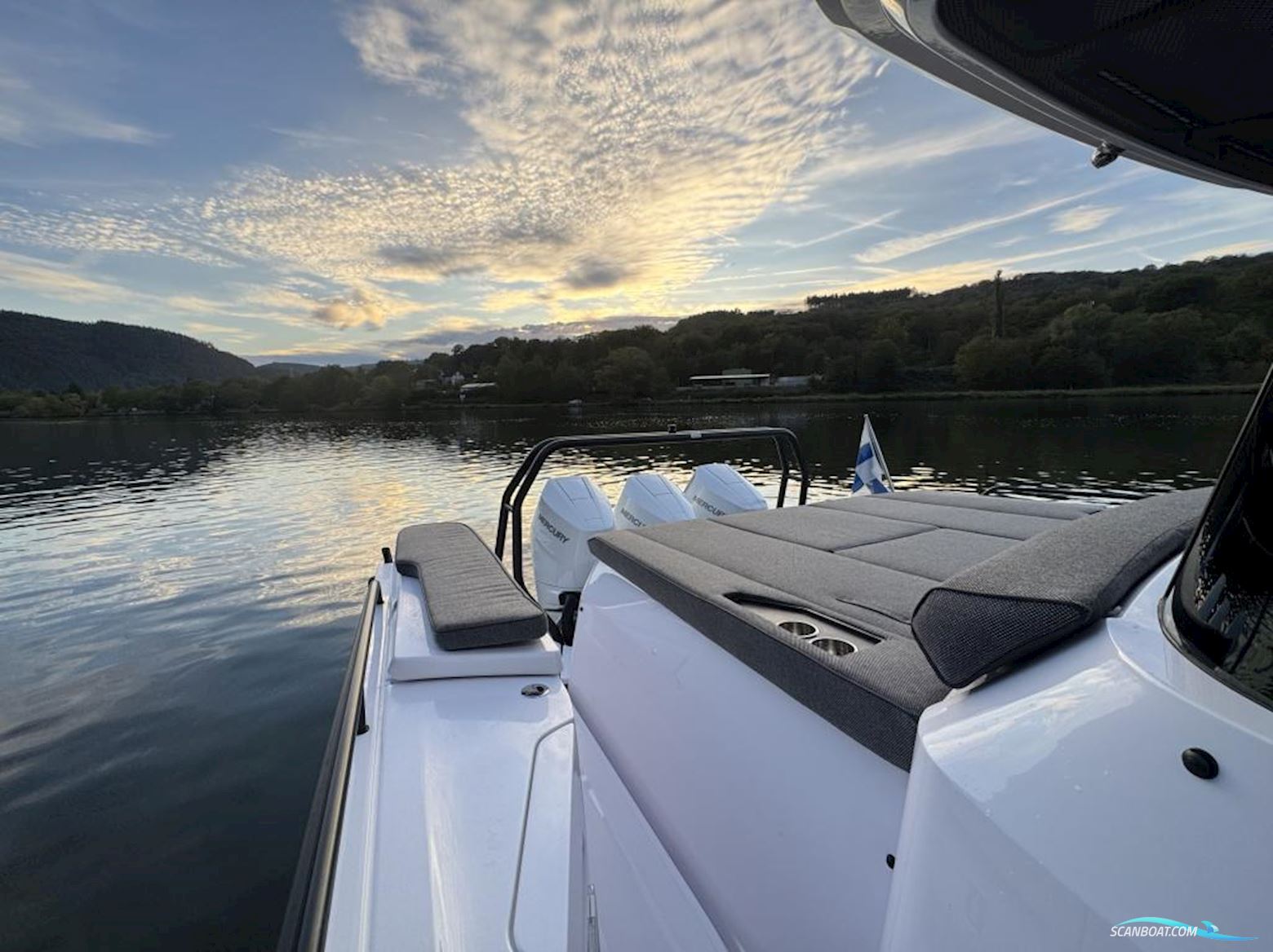 Axopar 45 XC Cross Cabin