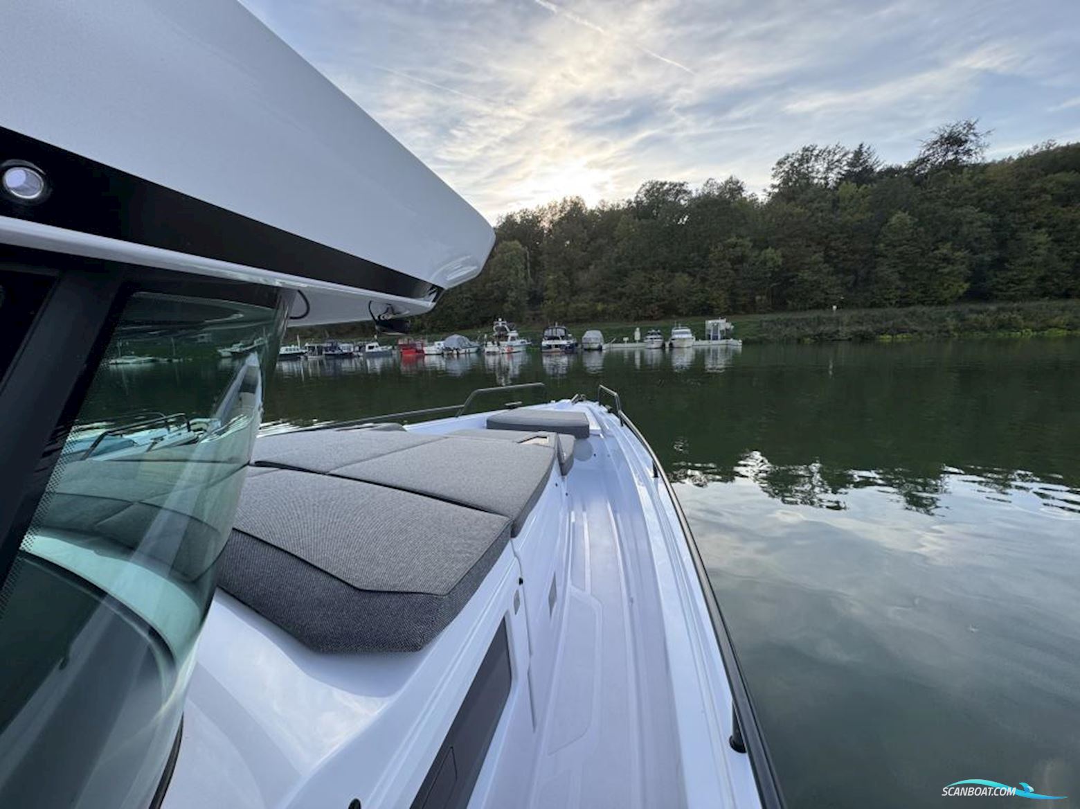 Axopar 45 XC Cross Cabin