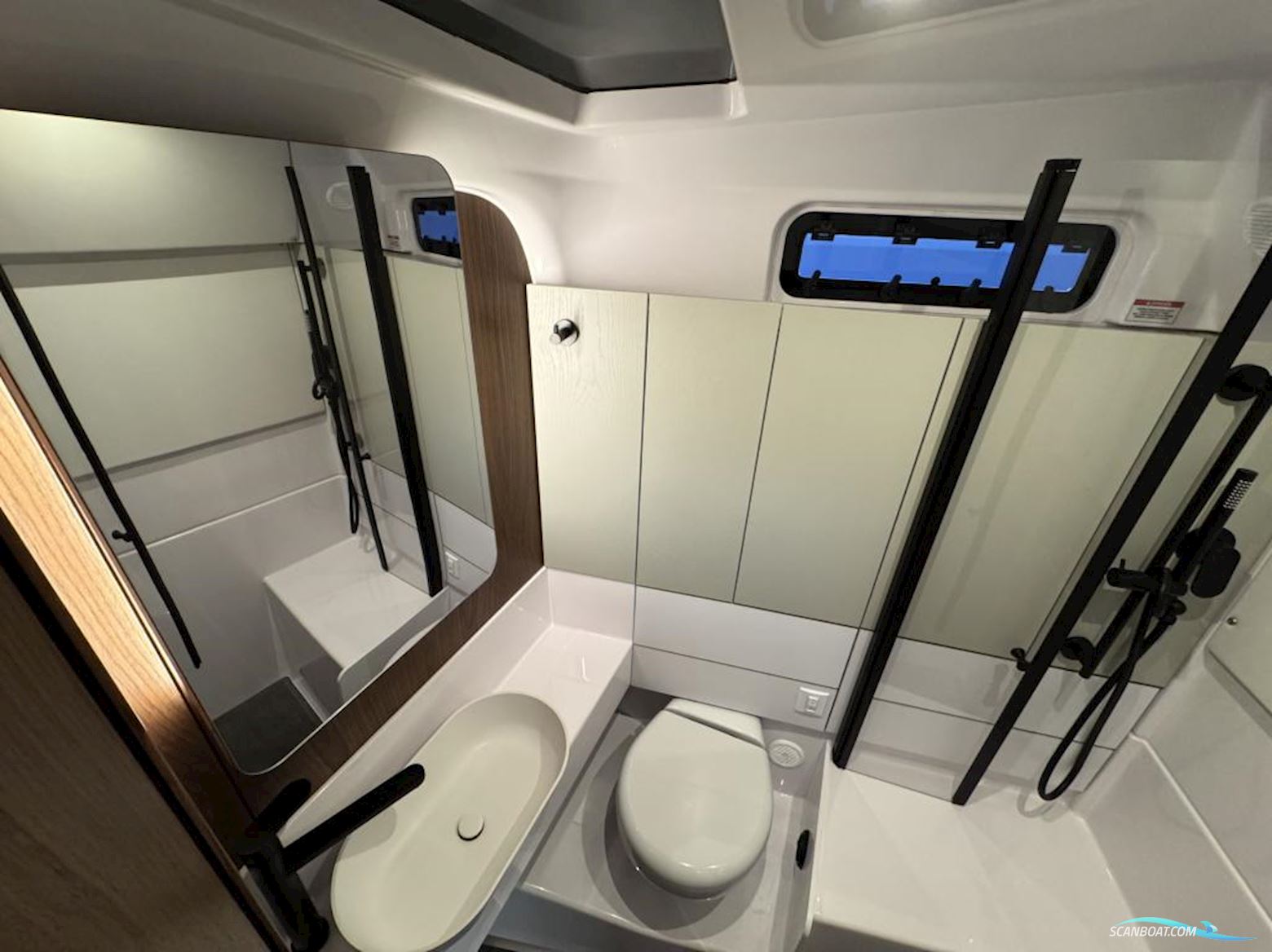 Axopar 45 XC Cross Cabin