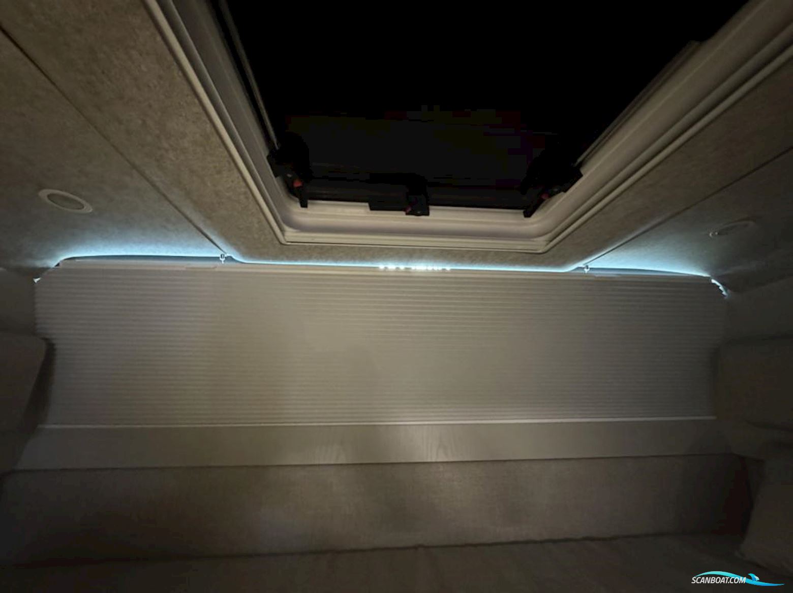 Axopar 45 XC Cross Cabin