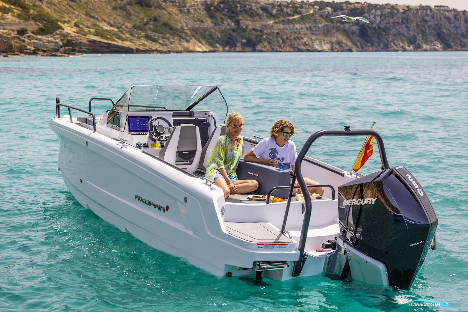 Axopar Yachts 25 Cross Bow