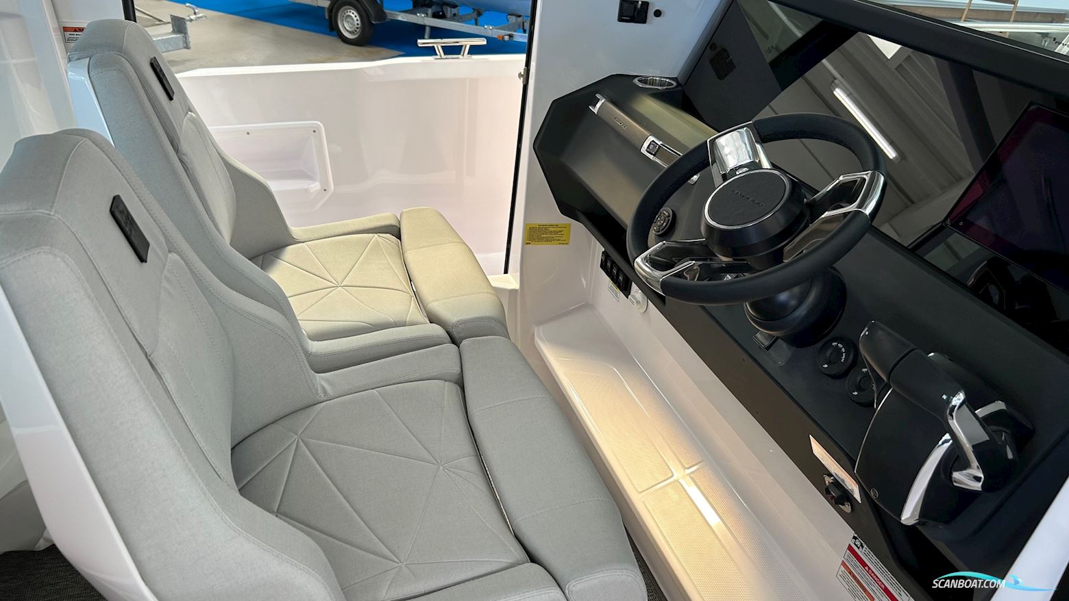 Axopar Yachts 29 XC Cross Cabin