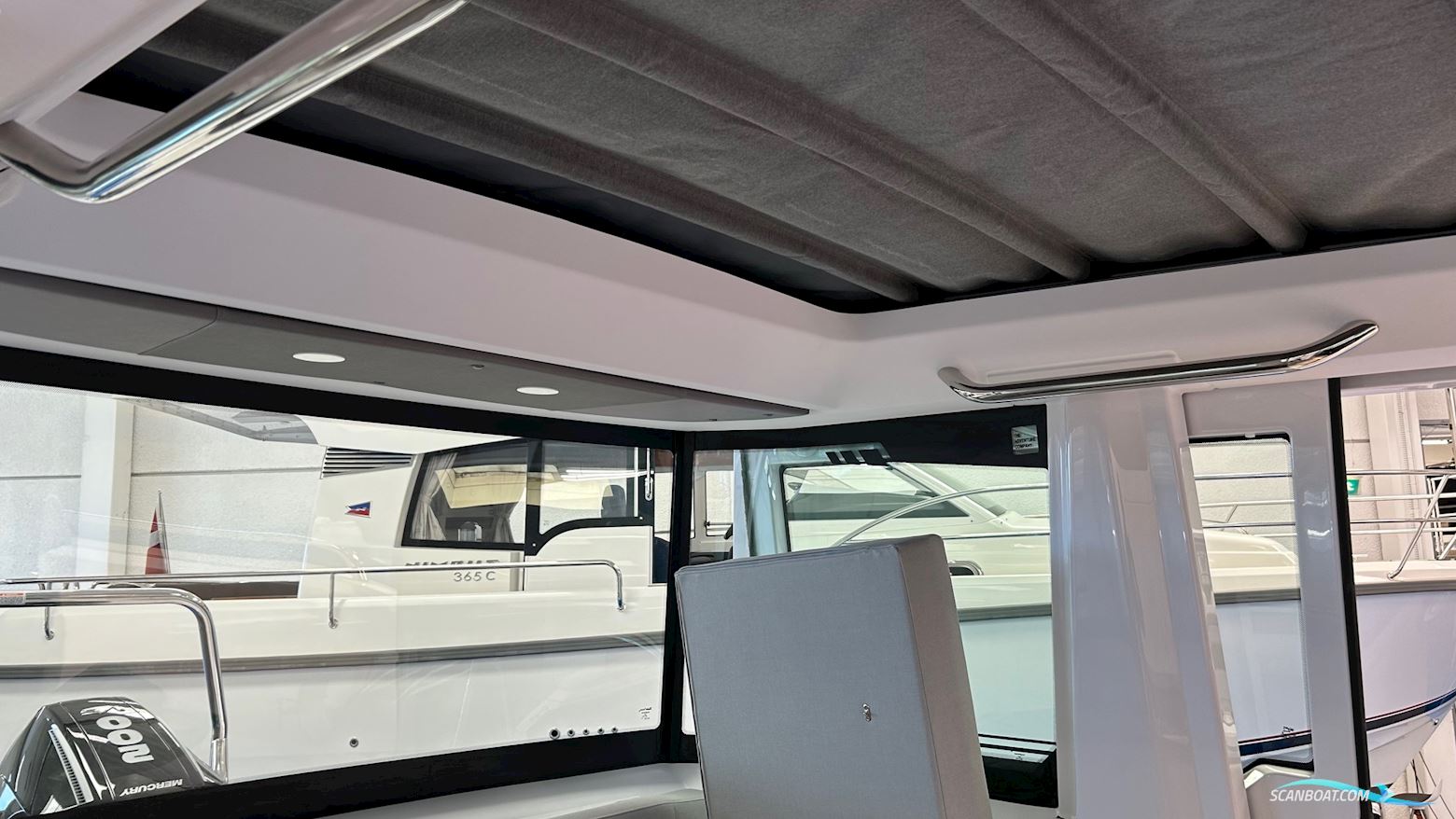 Axopar Yachts 29 XC Cross Cabin