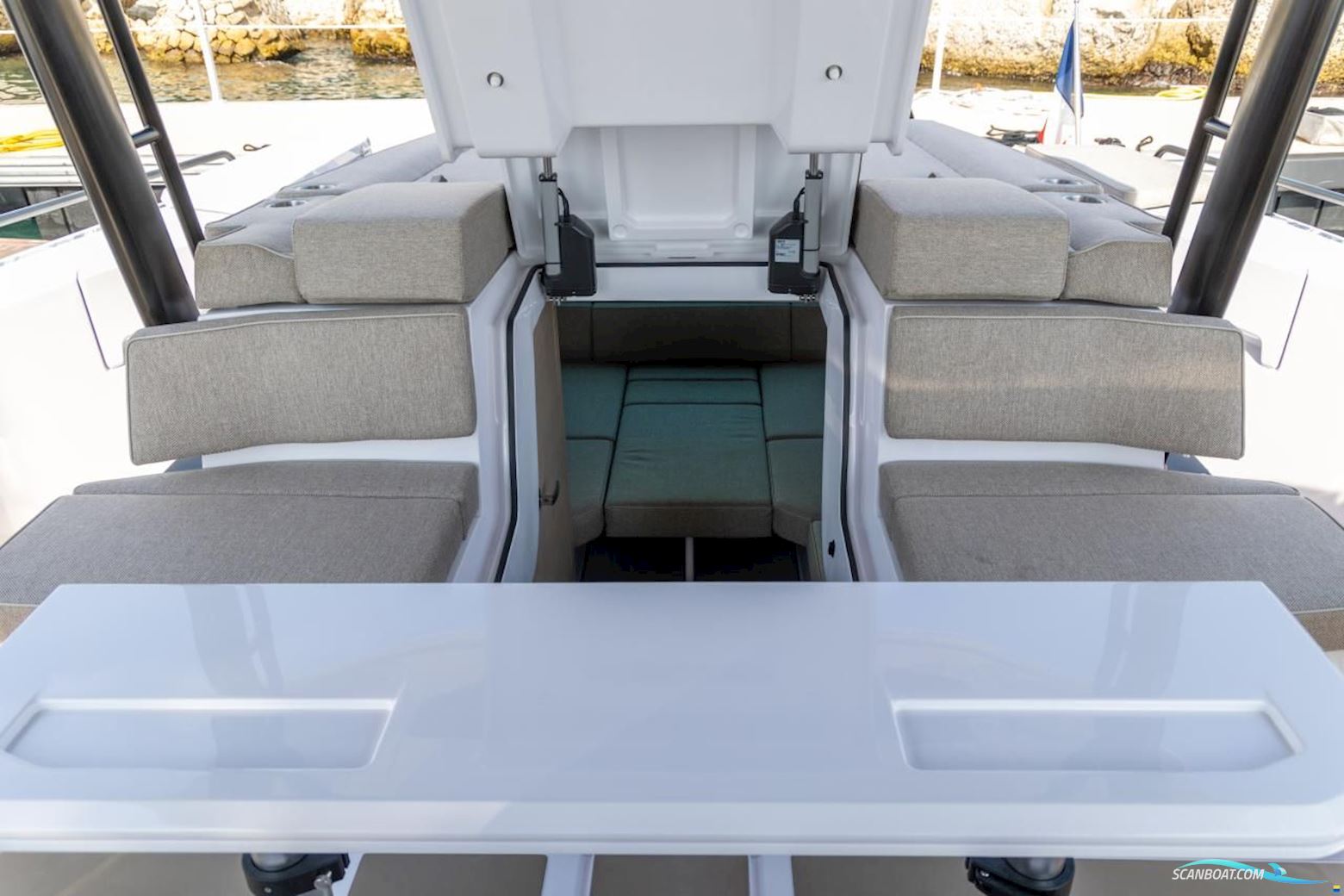 Axopar Yachts 45 Sun-Top
