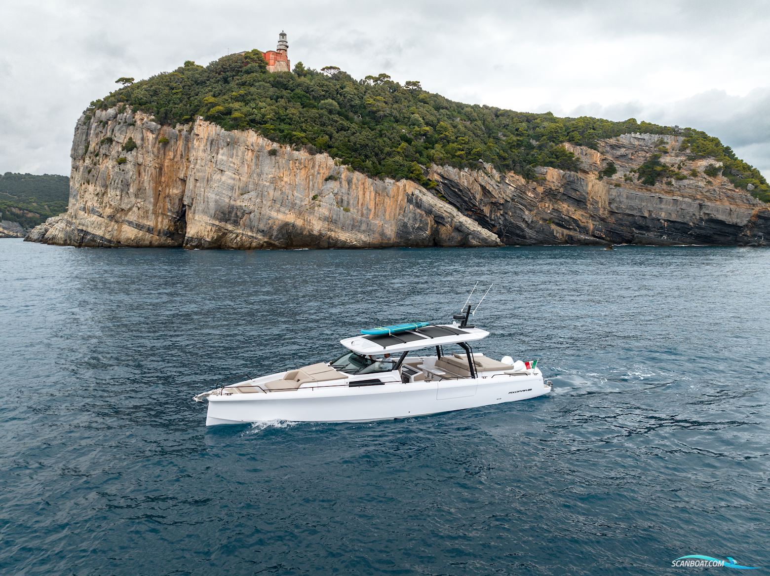 Axopar Yachts 45 Sun-Top