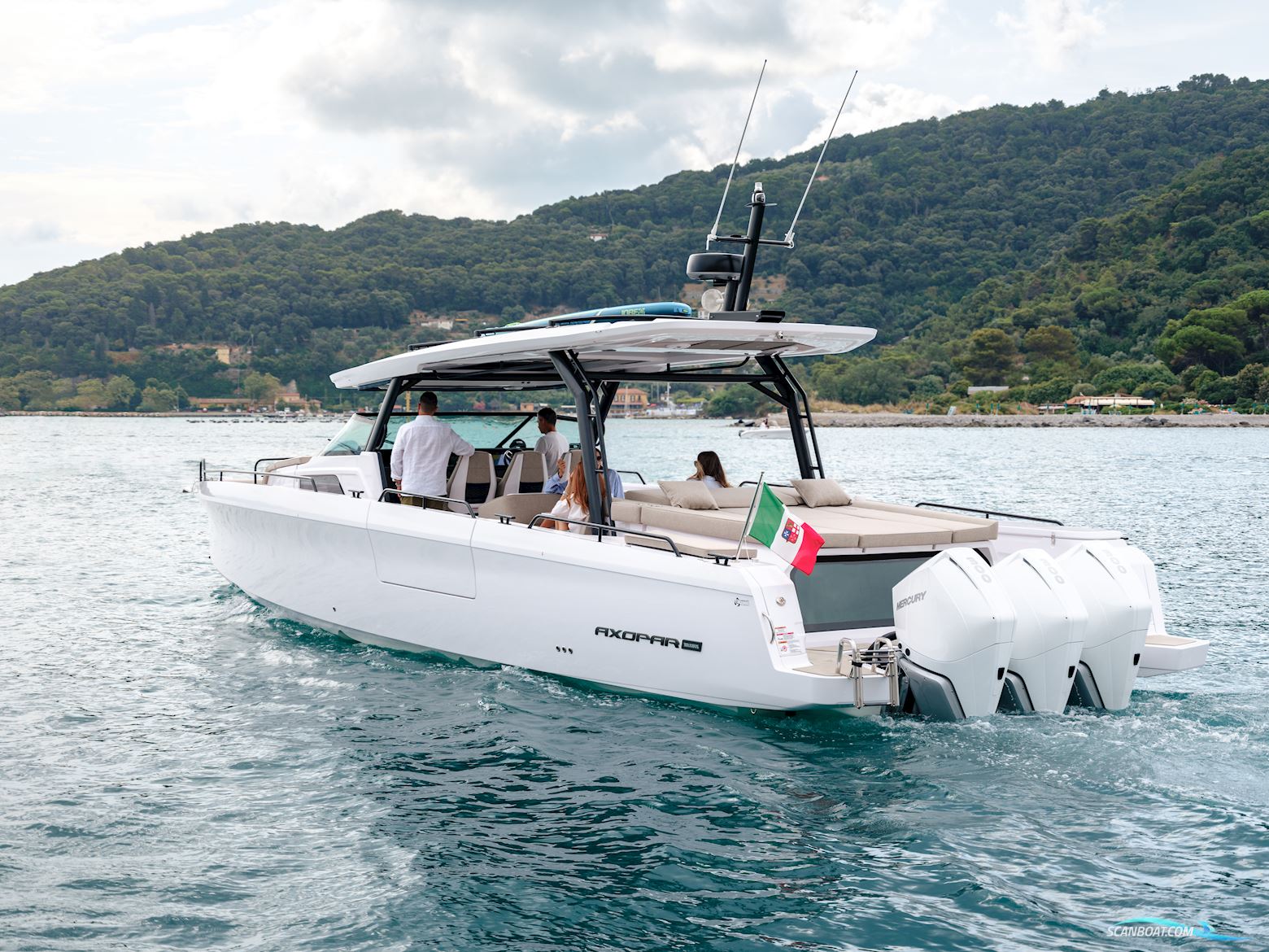 Axopar Yachts 45 Sun-Top