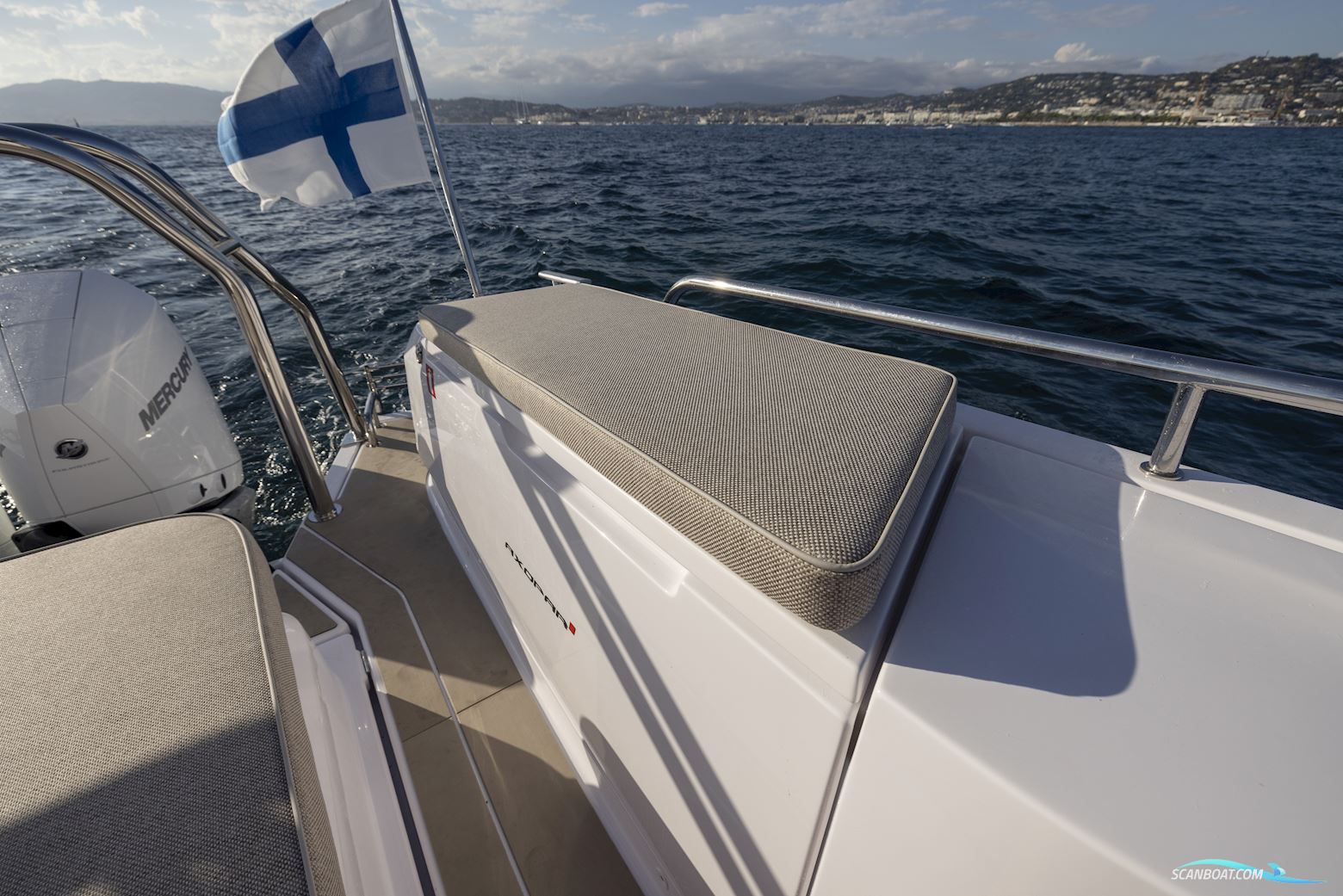 Axopar Yachts 45 XC Cross cabin