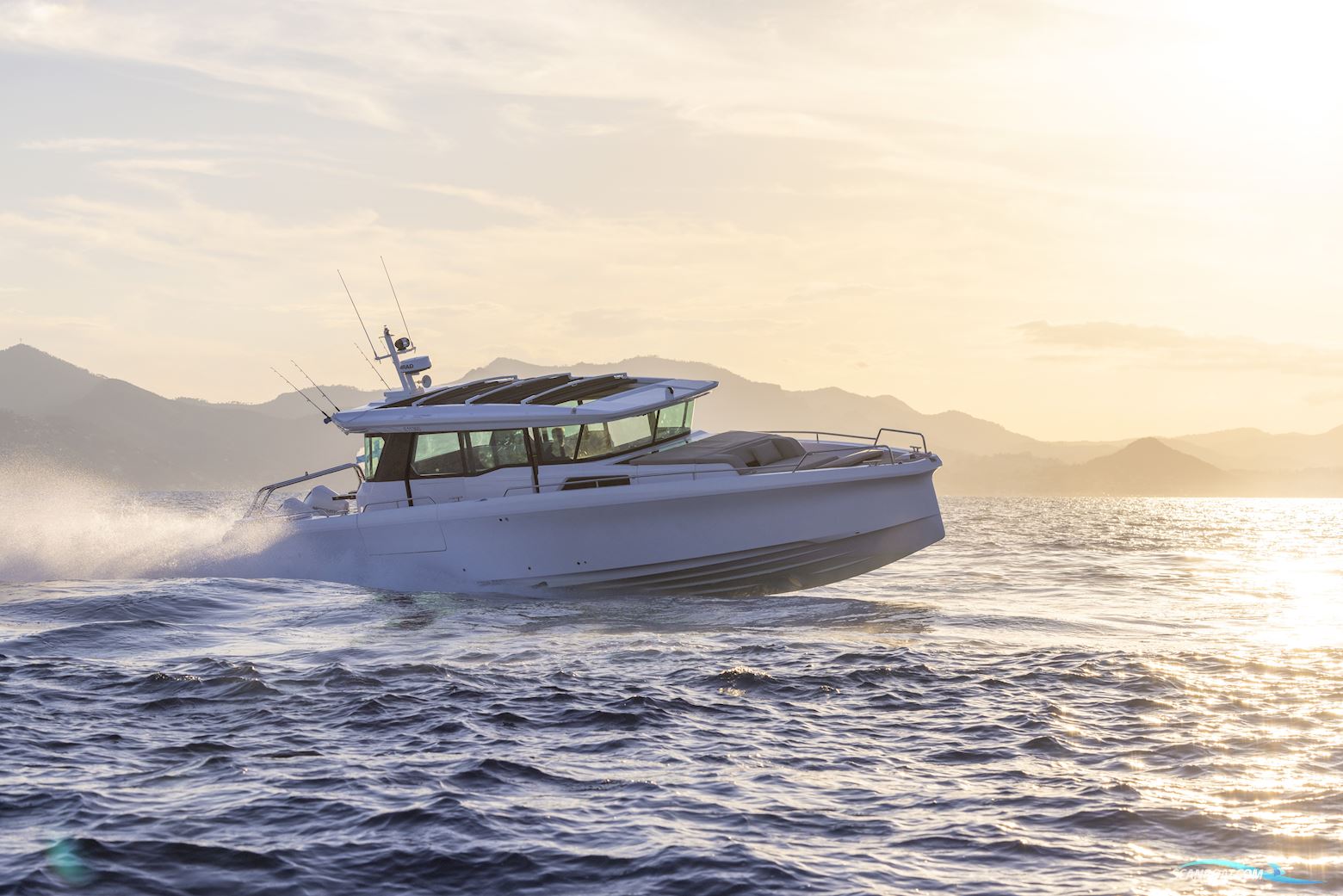 Axopar Yachts 45 XC Cross cabin