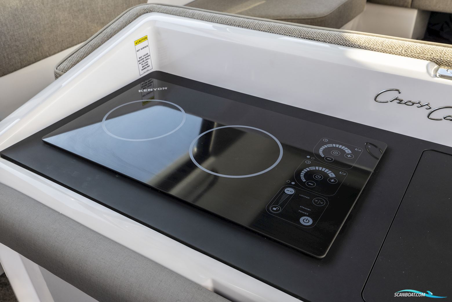 Axopar Yachts 45 XC Cross cabin