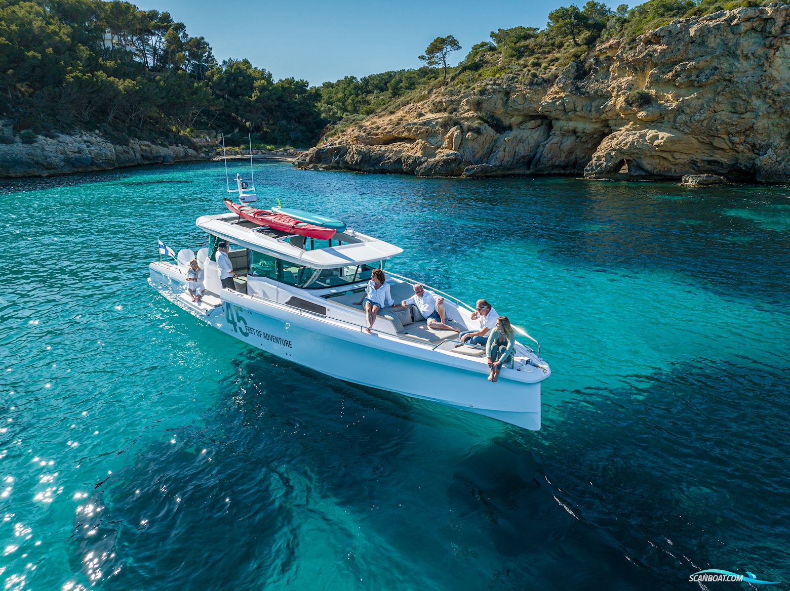 Axopar Yachts 45 XC Cross cabin