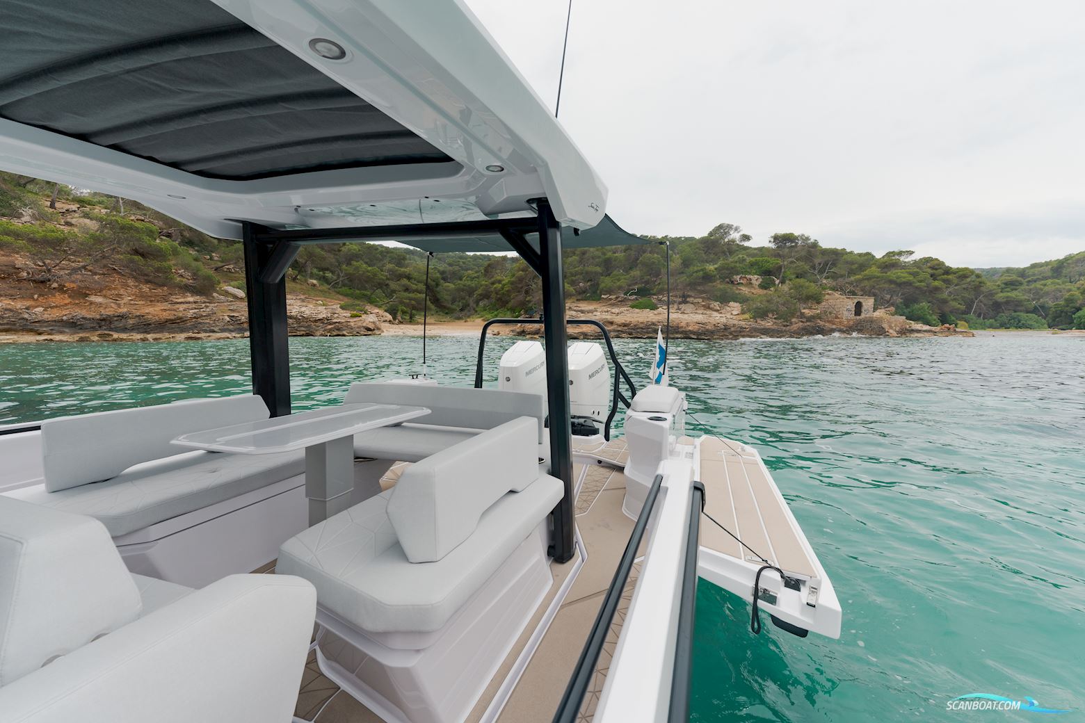 Axopar Yachts Axopar 38 Suntop